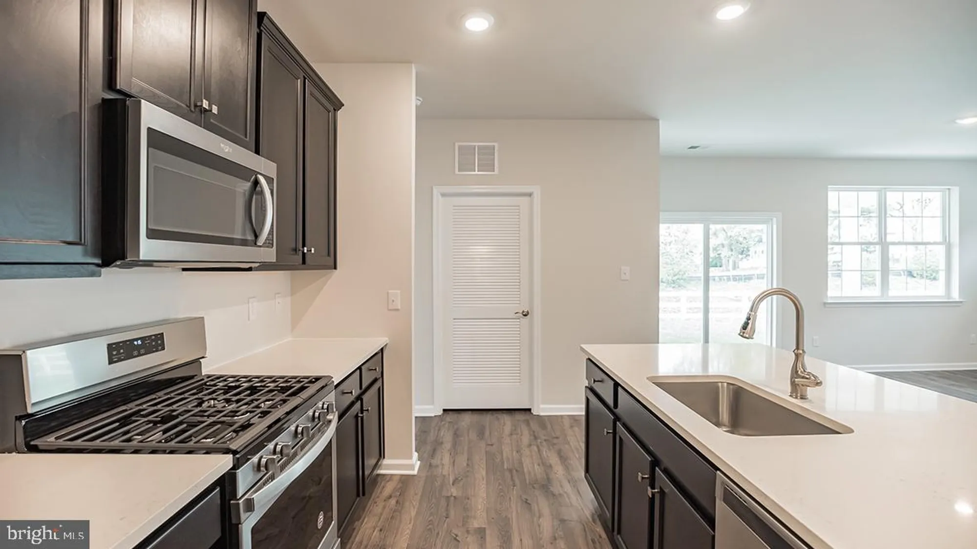 Property Slideshow image 28 of 52 | 127 hilton head ct, Egg Harbor Township, NJ, 08234