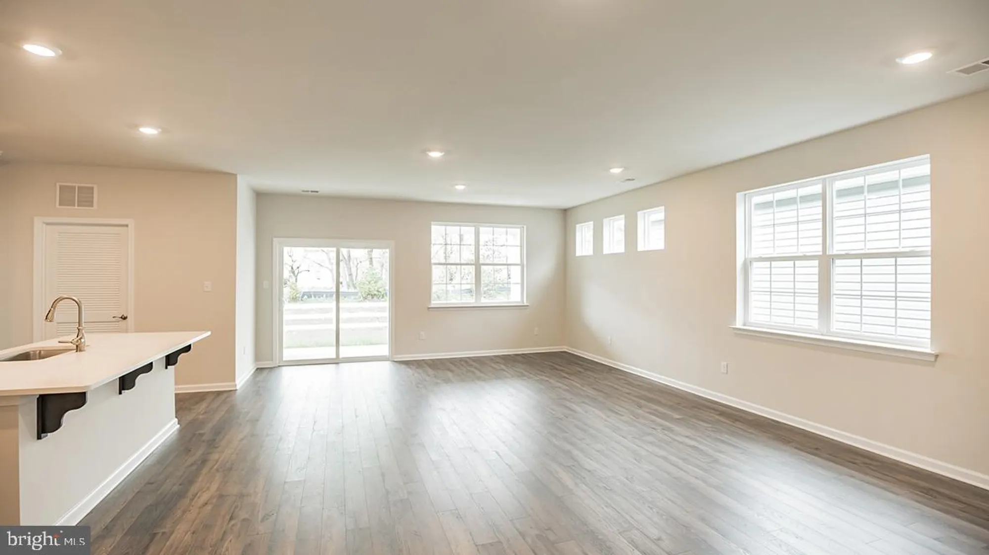 Property Slideshow image 43 of 52 | 127 hilton head ct, Egg Harbor Township, NJ, 08234