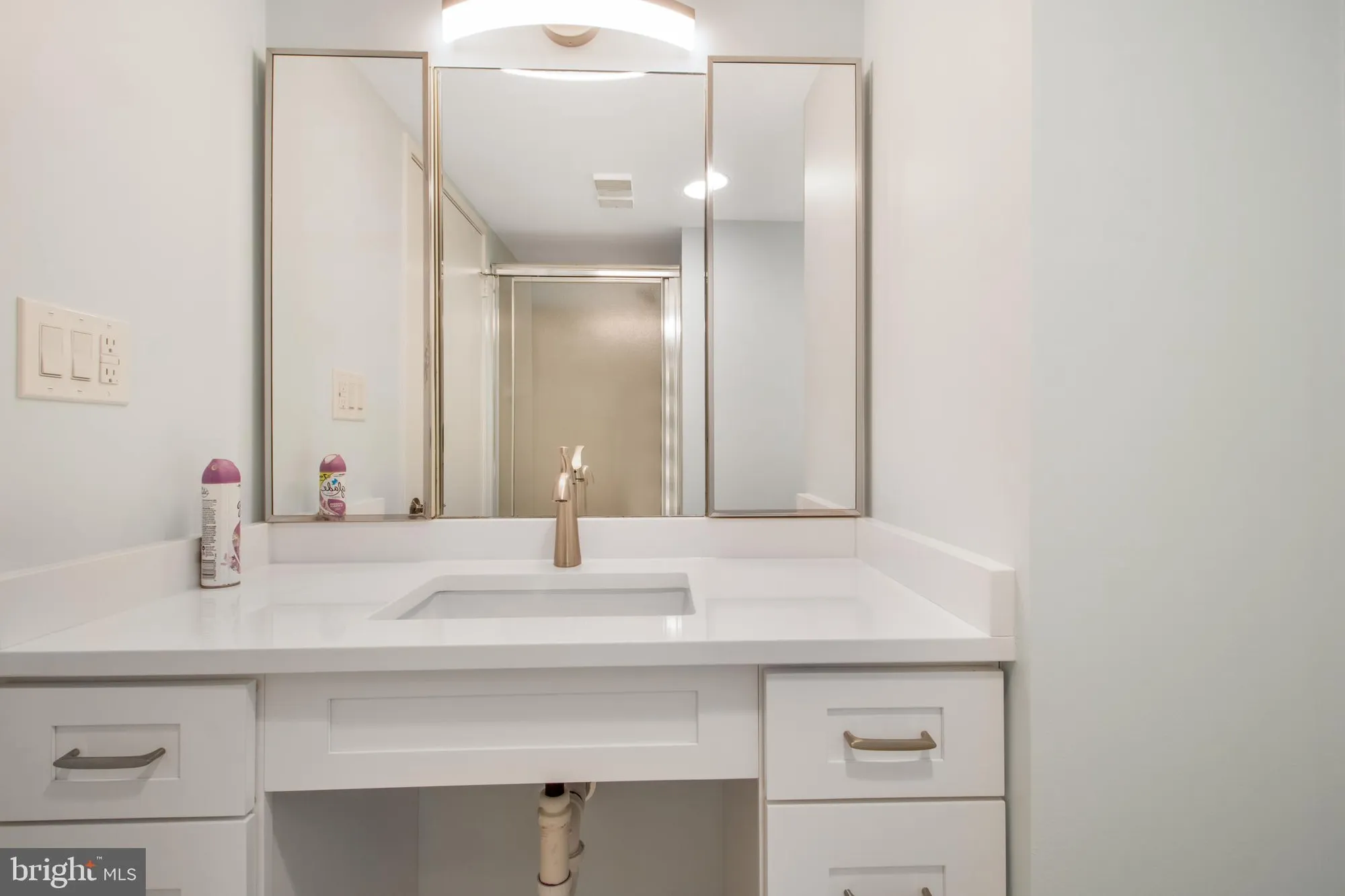 Property Slideshow image 29 of 52 | 15115 interlachen dr 3-1020, Silver Spring, MD, 20906