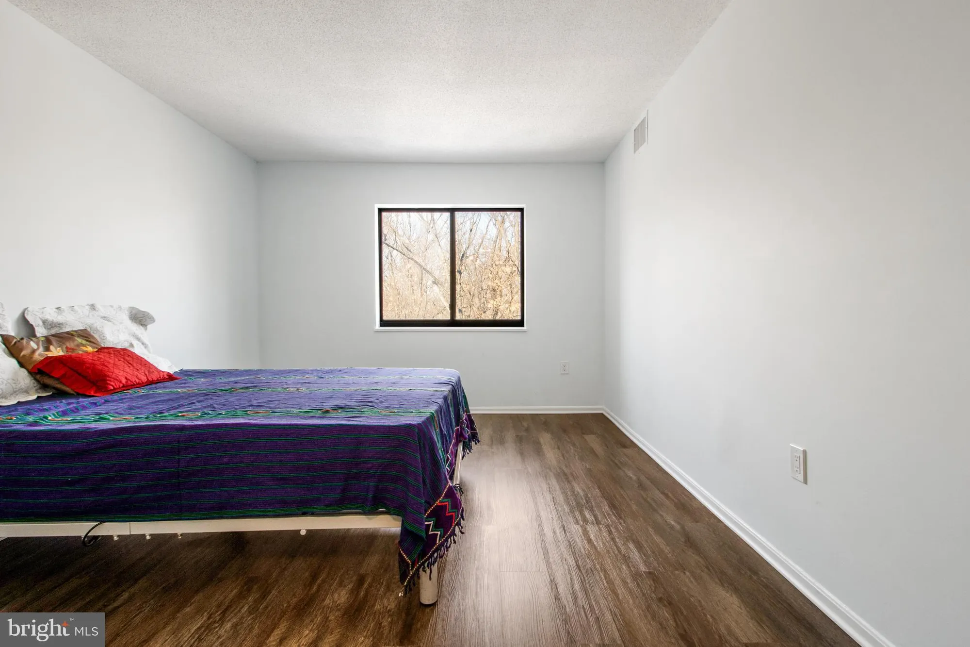 Property Slideshow image 37 of 52 | 15115 interlachen dr 3-1020, Silver Spring, MD, 20906