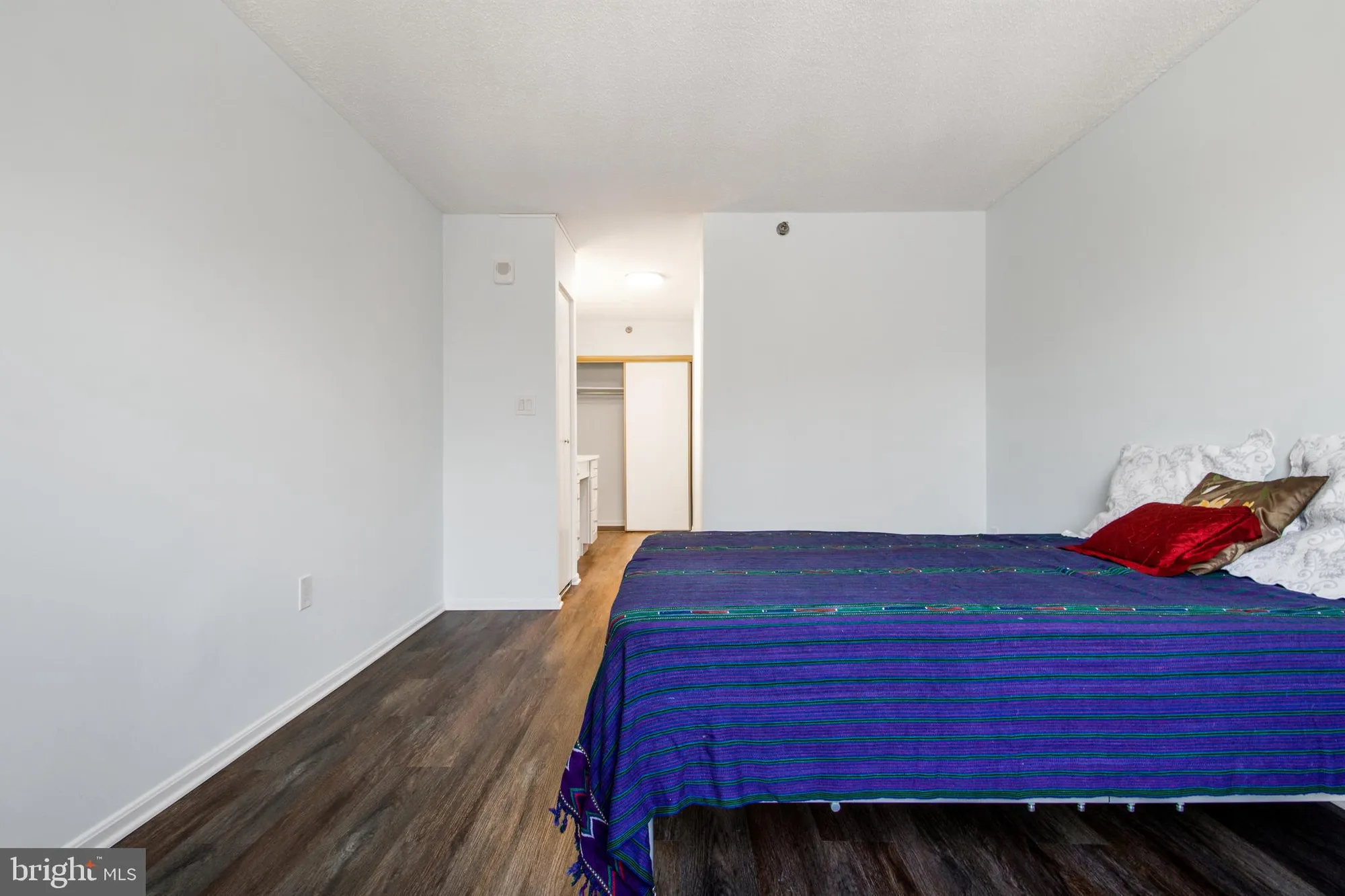 Property Slideshow image 38 of 52 | 15115 interlachen dr 3-1020, Silver Spring, MD, 20906