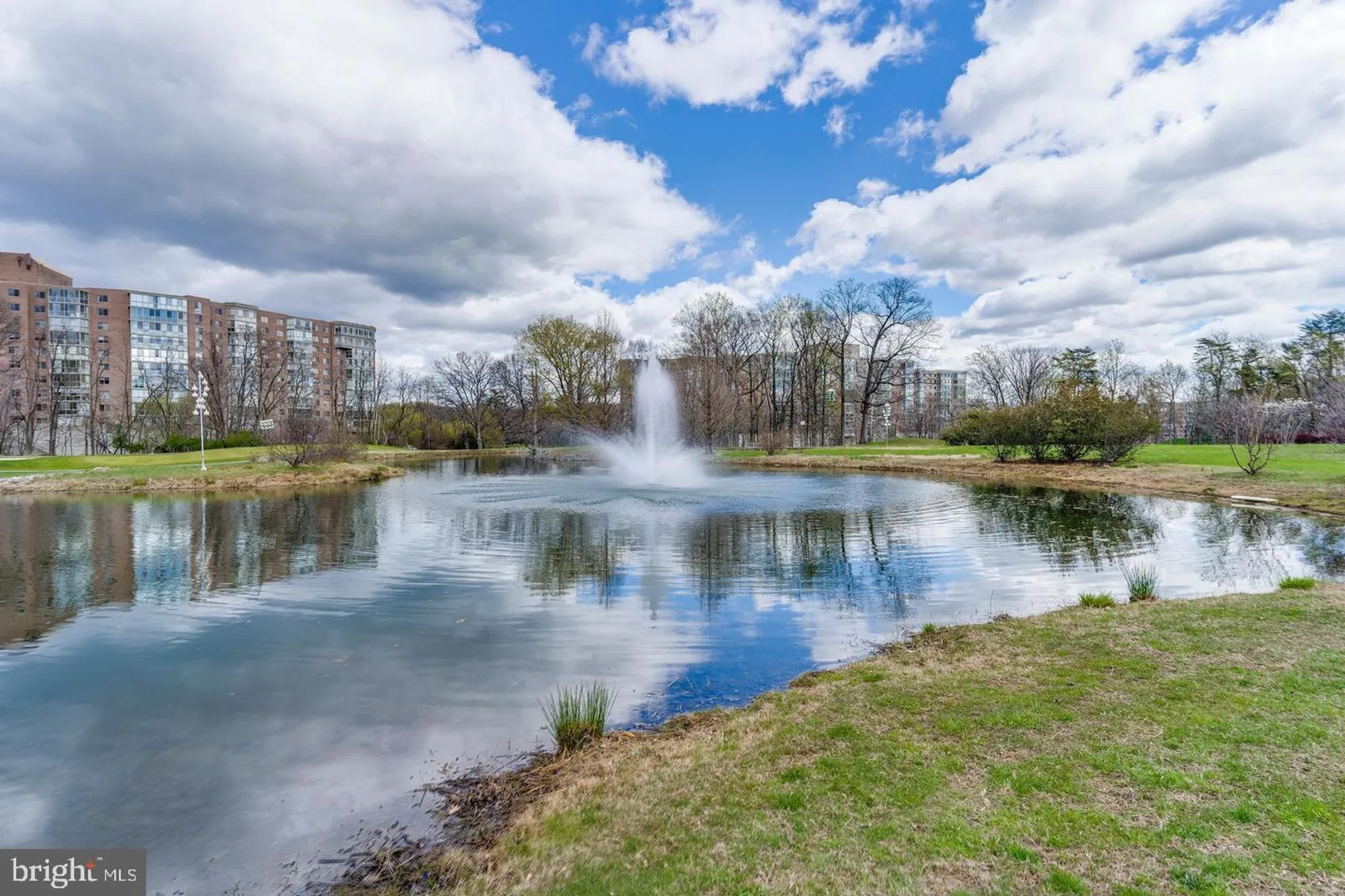 Property Slideshow image 46 of 52 | 15115 interlachen dr 3-1020, Silver Spring, MD, 20906