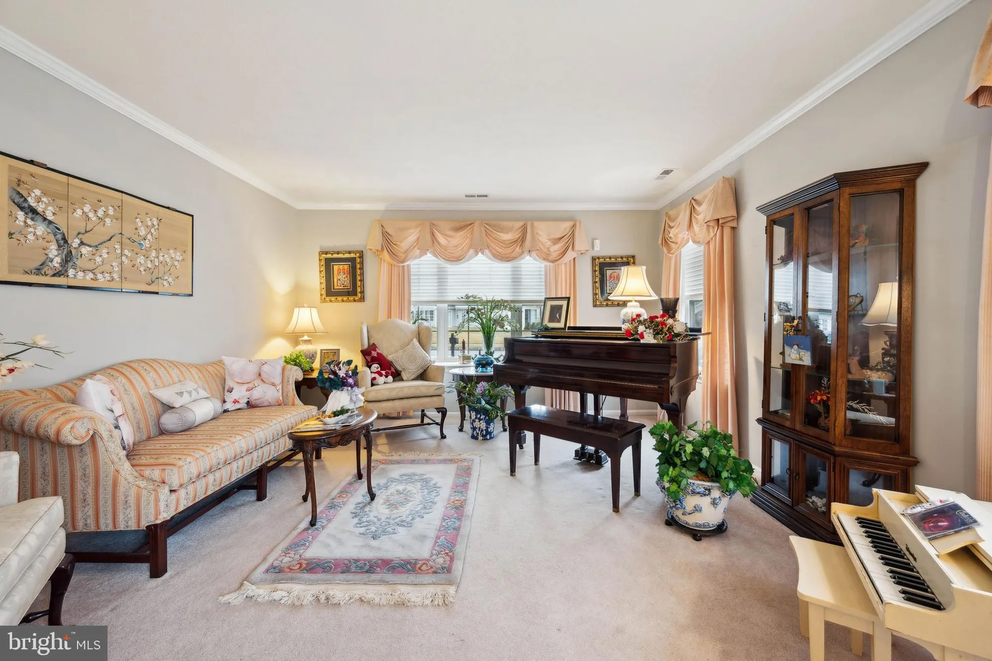 Property Slideshow image 4 of 37 | 136 sandpiper ln, West Deptford, NJ, 08086