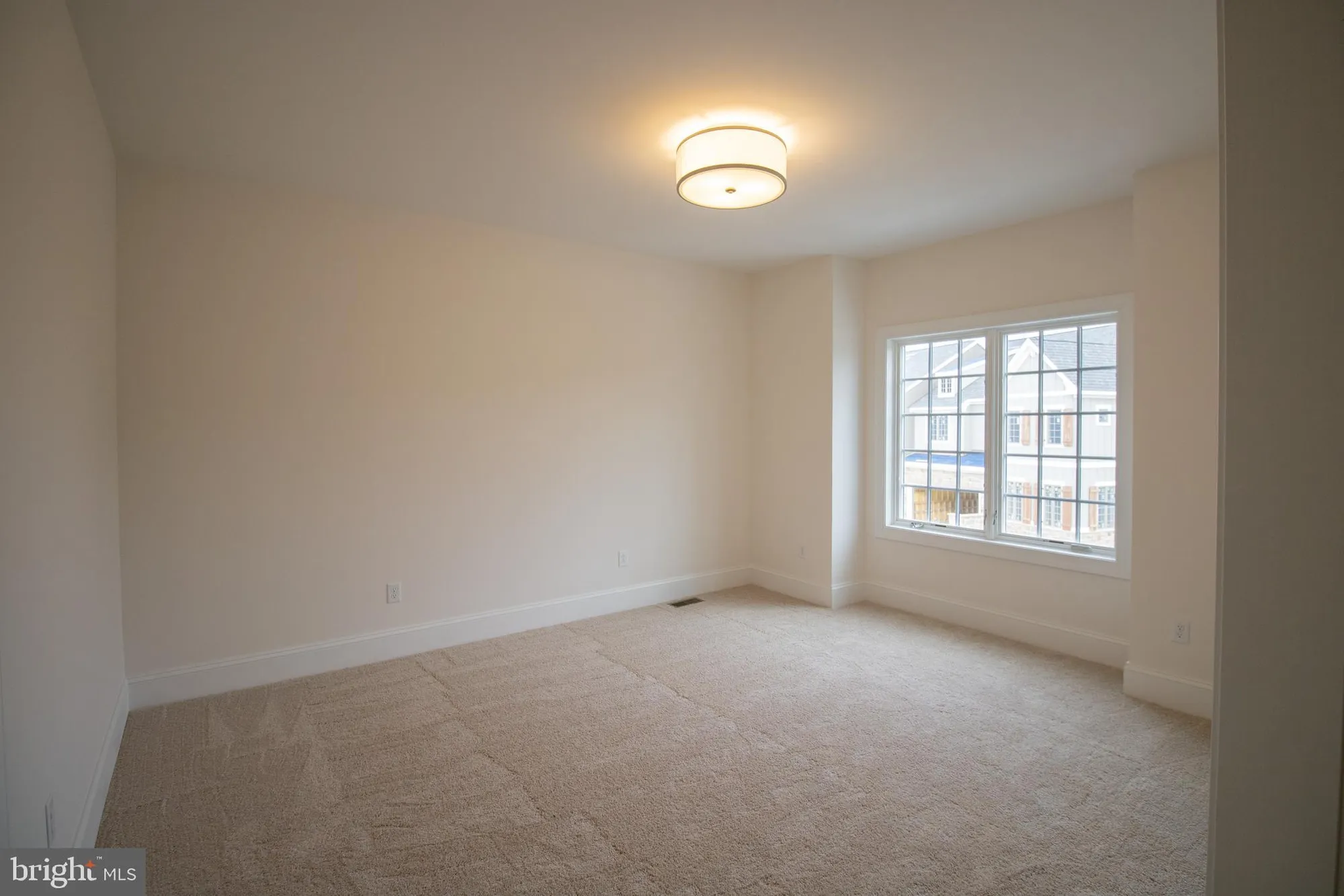 Property Slideshow image 9 of 10 | 1108 invermere rd, Wilmington, DE, 19803