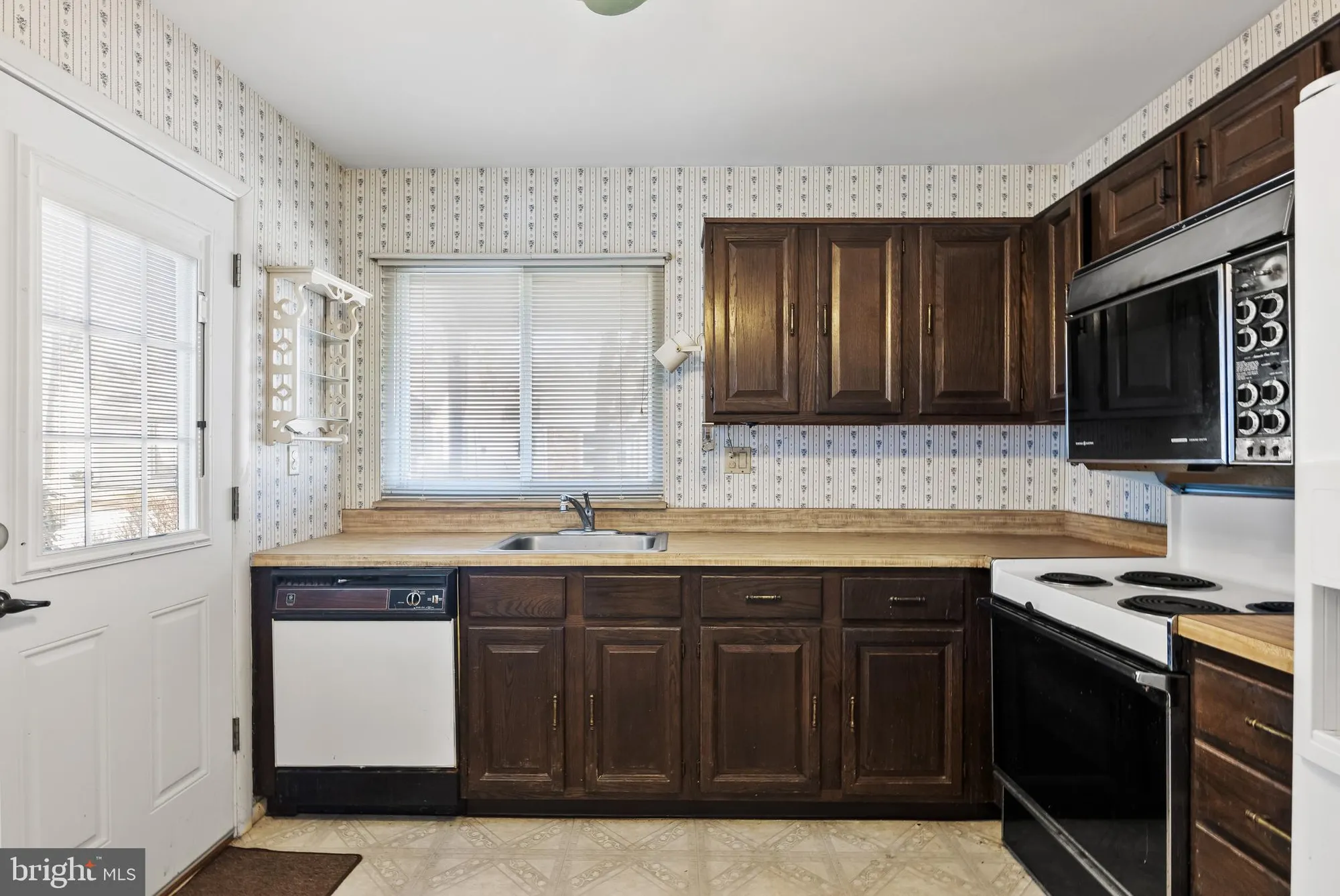 Property Slideshow image 13 of 29 | 914 liverpool cir a, Manchester Township, NJ, 08759