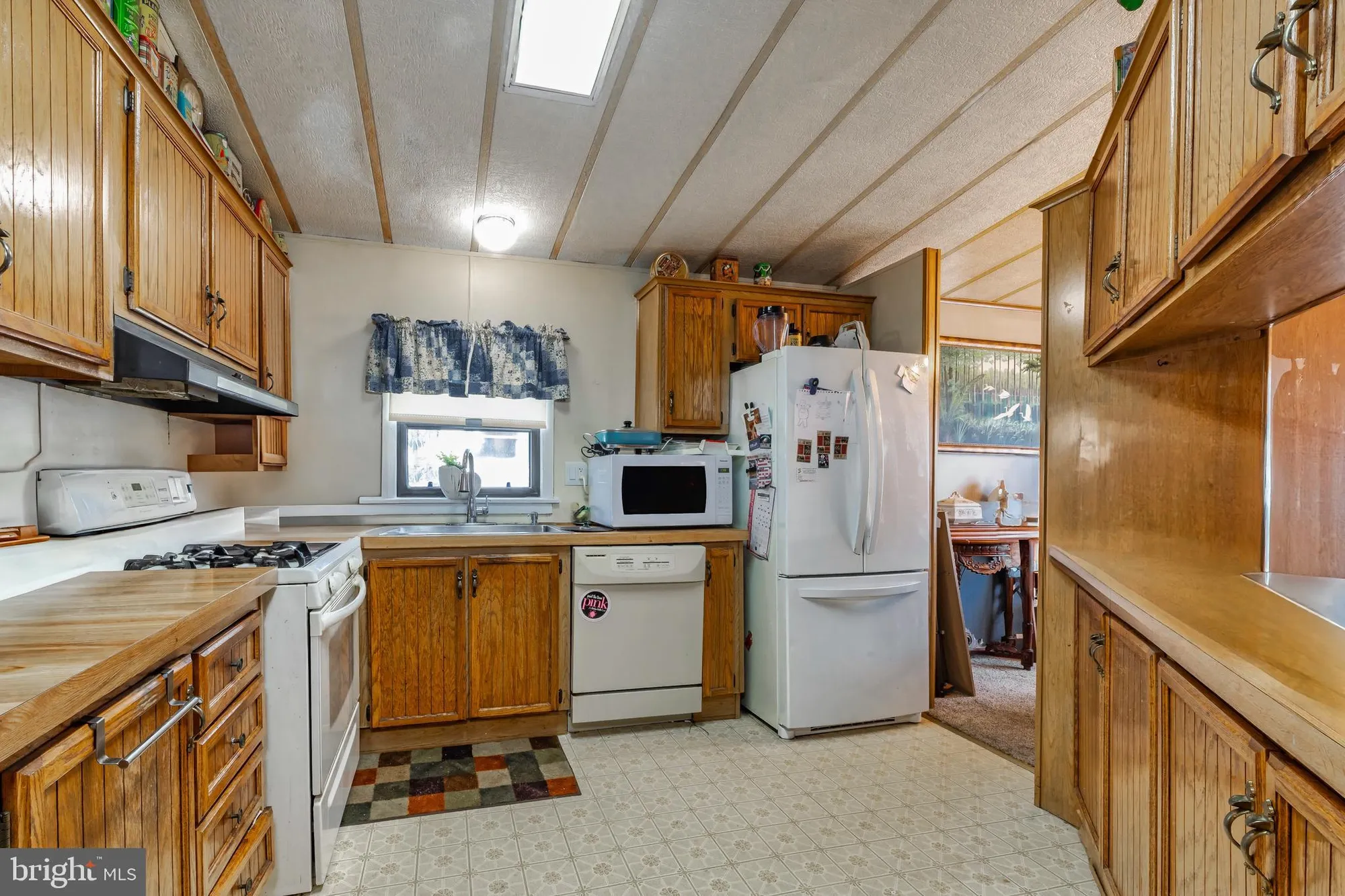 Property Slideshow image 8 of 20 | 16 holly ct, Mays Landing, NJ, 08330