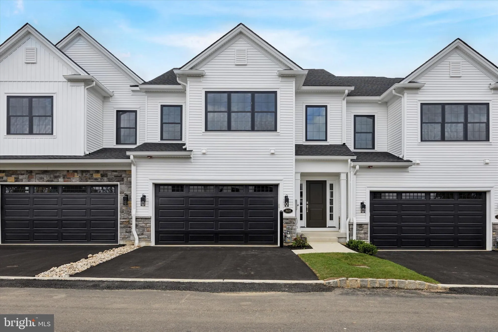 Property Slideshow image 1 of 32 | 528 fullerton farm ct 11, Warrington, PA, 18976