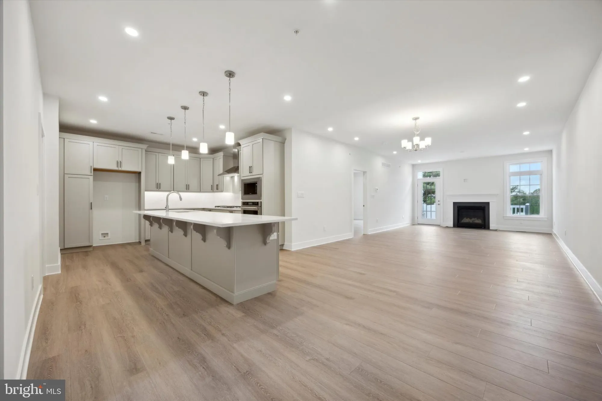 Property Slideshow image 5 of 32 | 528 fullerton farm ct 11, Warrington, PA, 18976