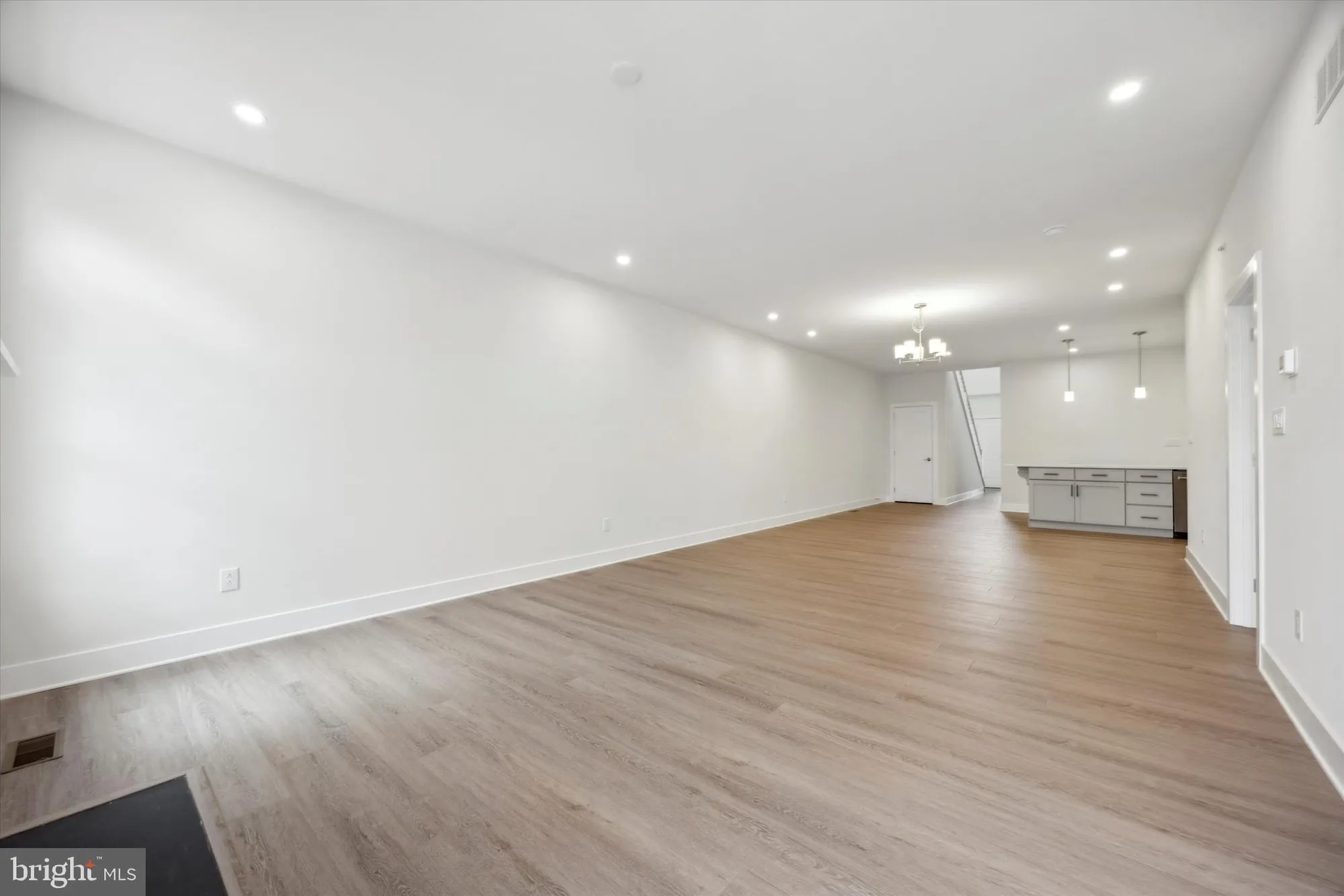 Property Slideshow image 12 of 32 | 528 fullerton farm ct 11, Warrington, PA, 18976