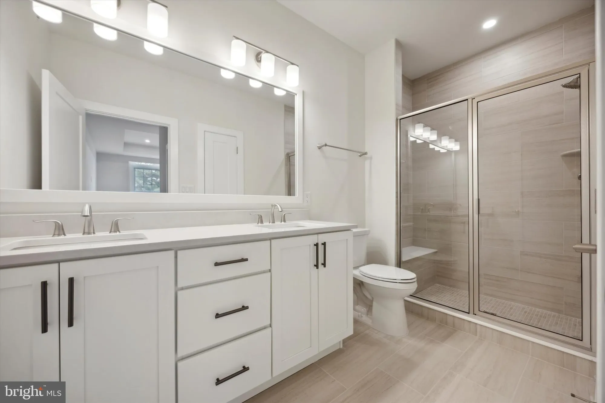 Property Slideshow image 18 of 32 | 528 fullerton farm ct 11, Warrington, PA, 18976