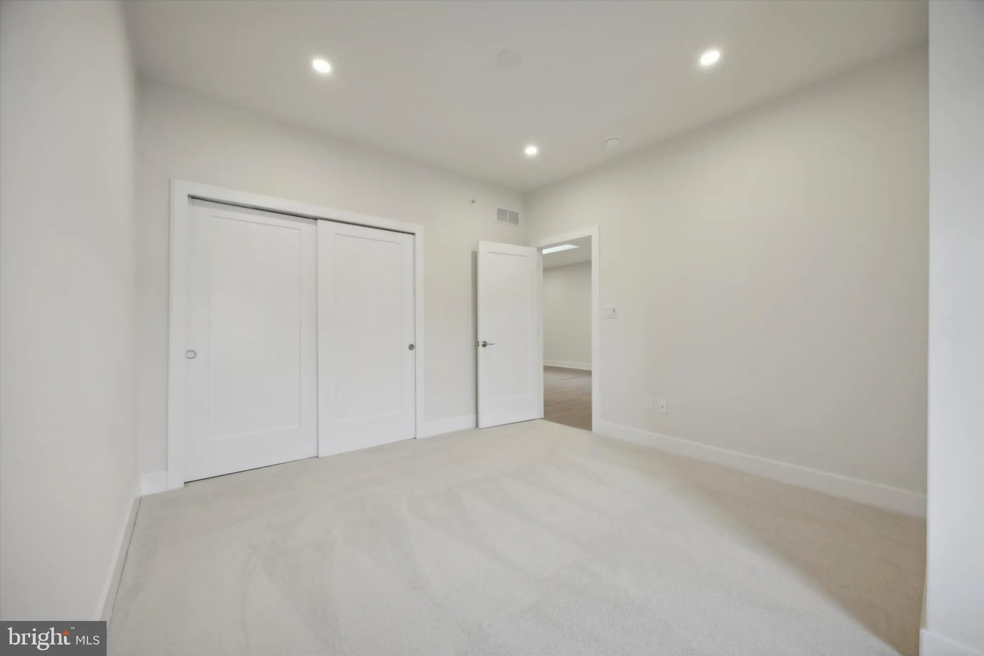 Property Slideshow image 26 of 32 | 528 fullerton farm ct 11, Warrington, PA, 18976