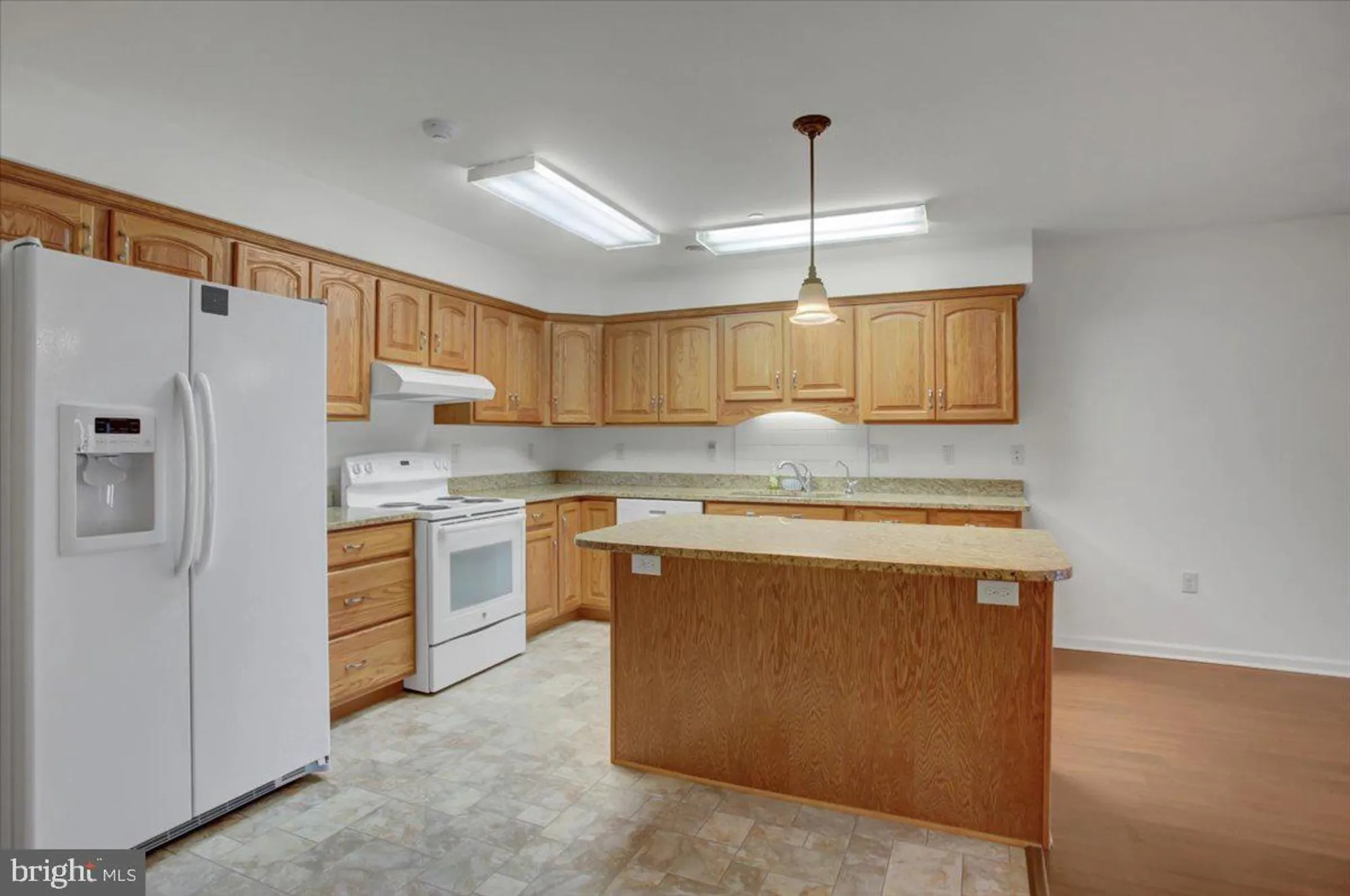 Property Slideshow image 14 of 36 | 19446 sapphire dr, Hagerstown, MD, 21742