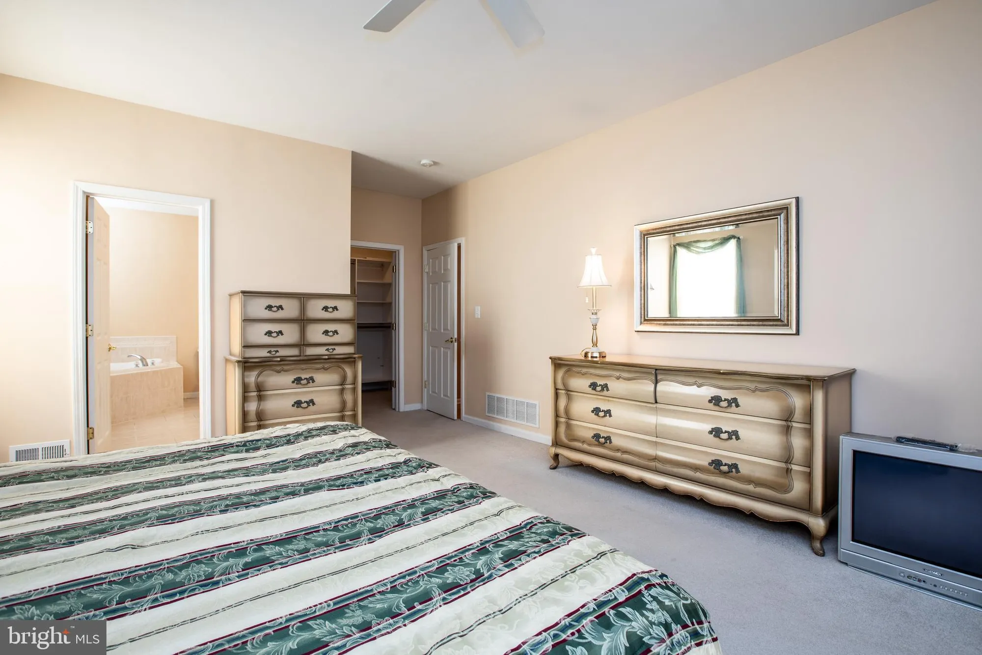 Property Slideshow image 23 of 32 | 83 huntington dr, Jackson, NJ, 08527