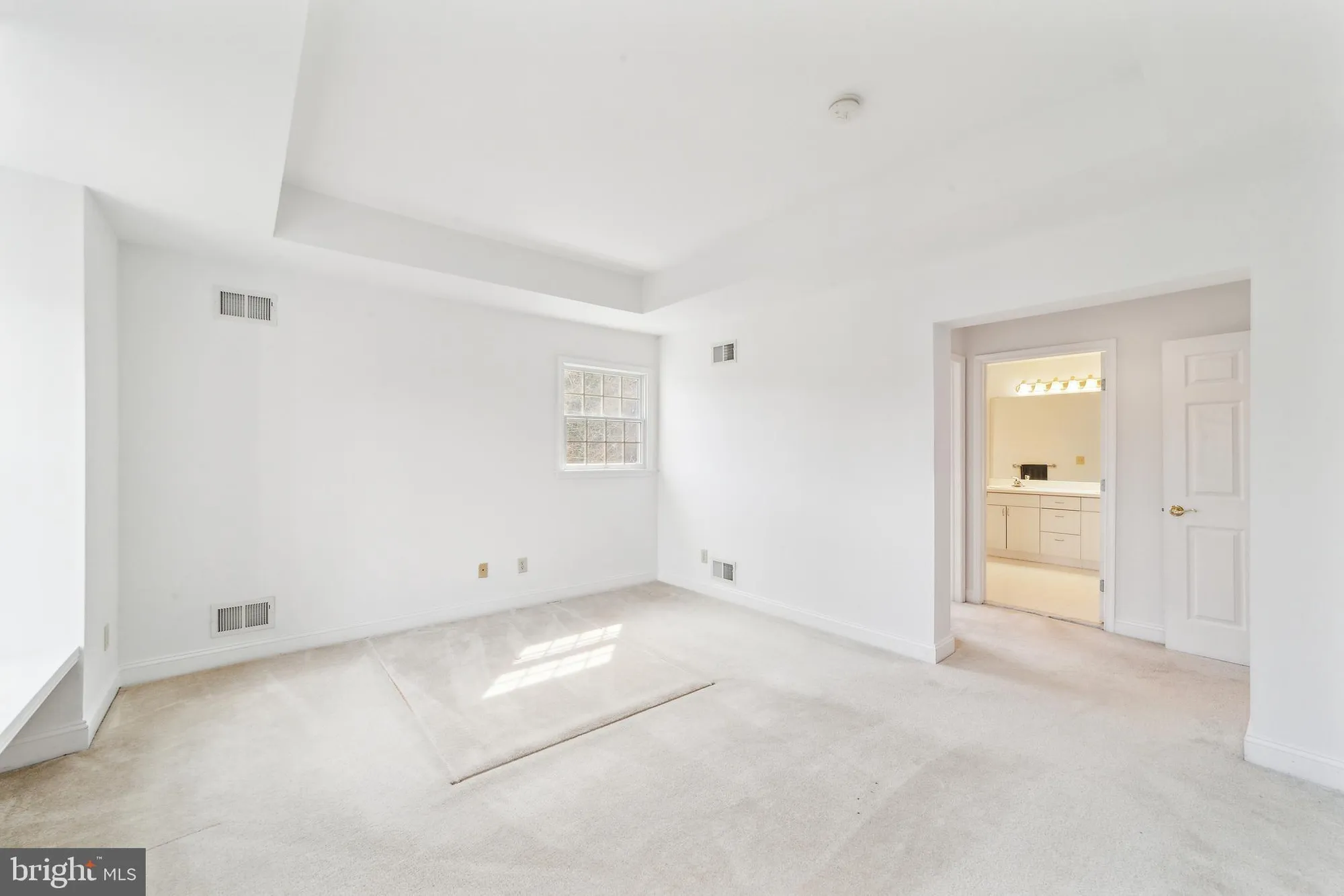 Property Slideshow image 13 of 24 | 45 hedge row rd, Princeton, NJ, 08540