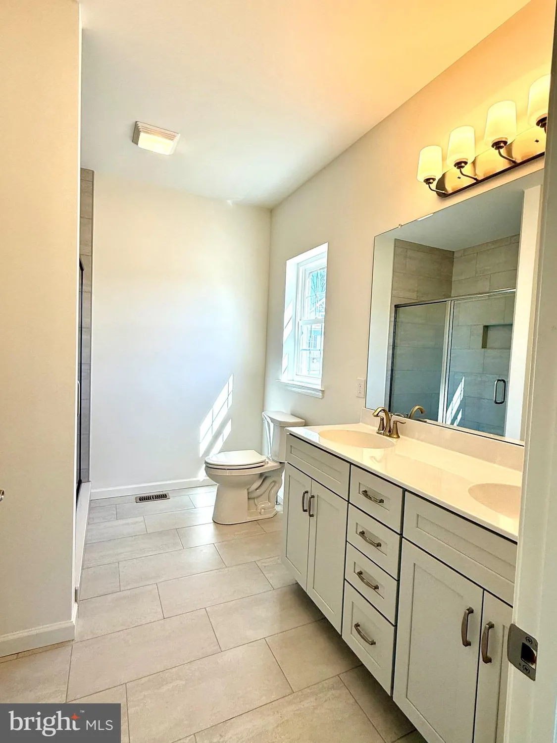 Property Slideshow image 11 of 41 | 261 buckingham st qd 122 (greenwich), Oxford, PA, 19363