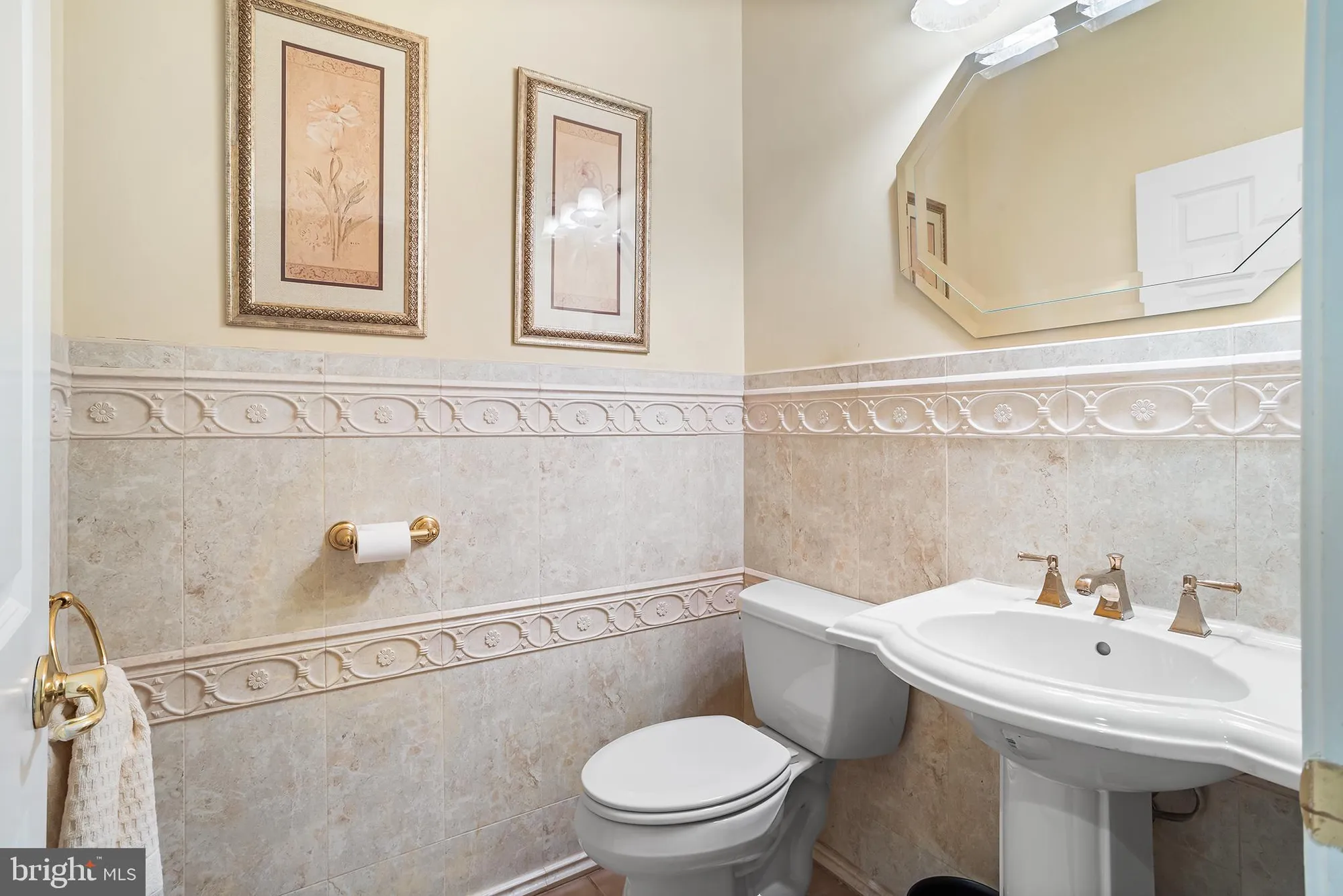 Property Slideshow image 31 of 43 | 34 schindler ct, Lawrence Township, NJ, 08648