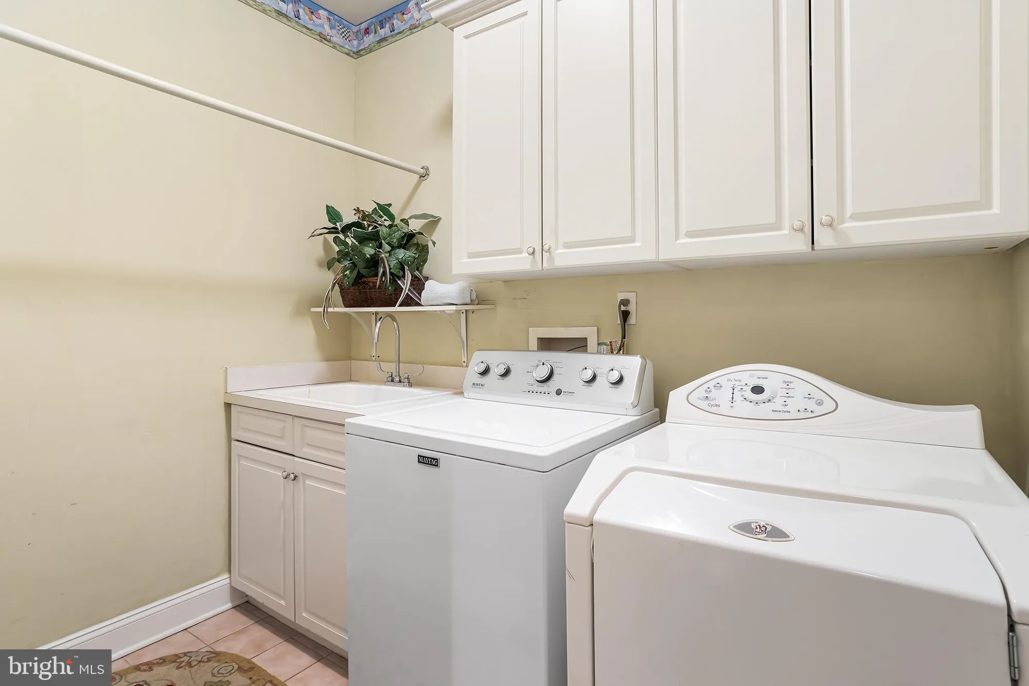 Property Slideshow image 32 of 43 | 34 schindler ct, Lawrence Township, NJ, 08648