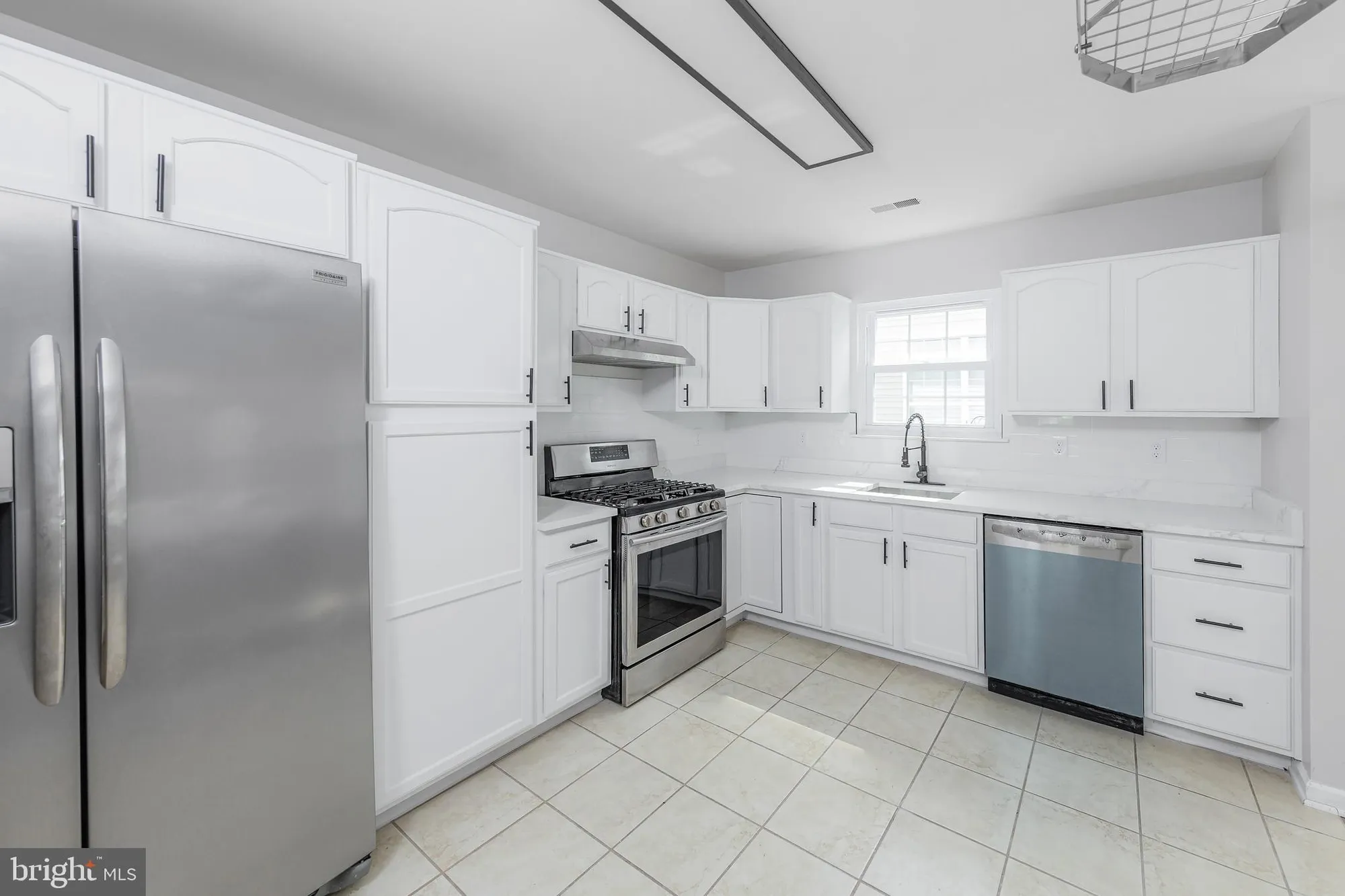 Property Slideshow image 3 of 18 | 507 saint kitts dr, Williamstown, NJ, 08094