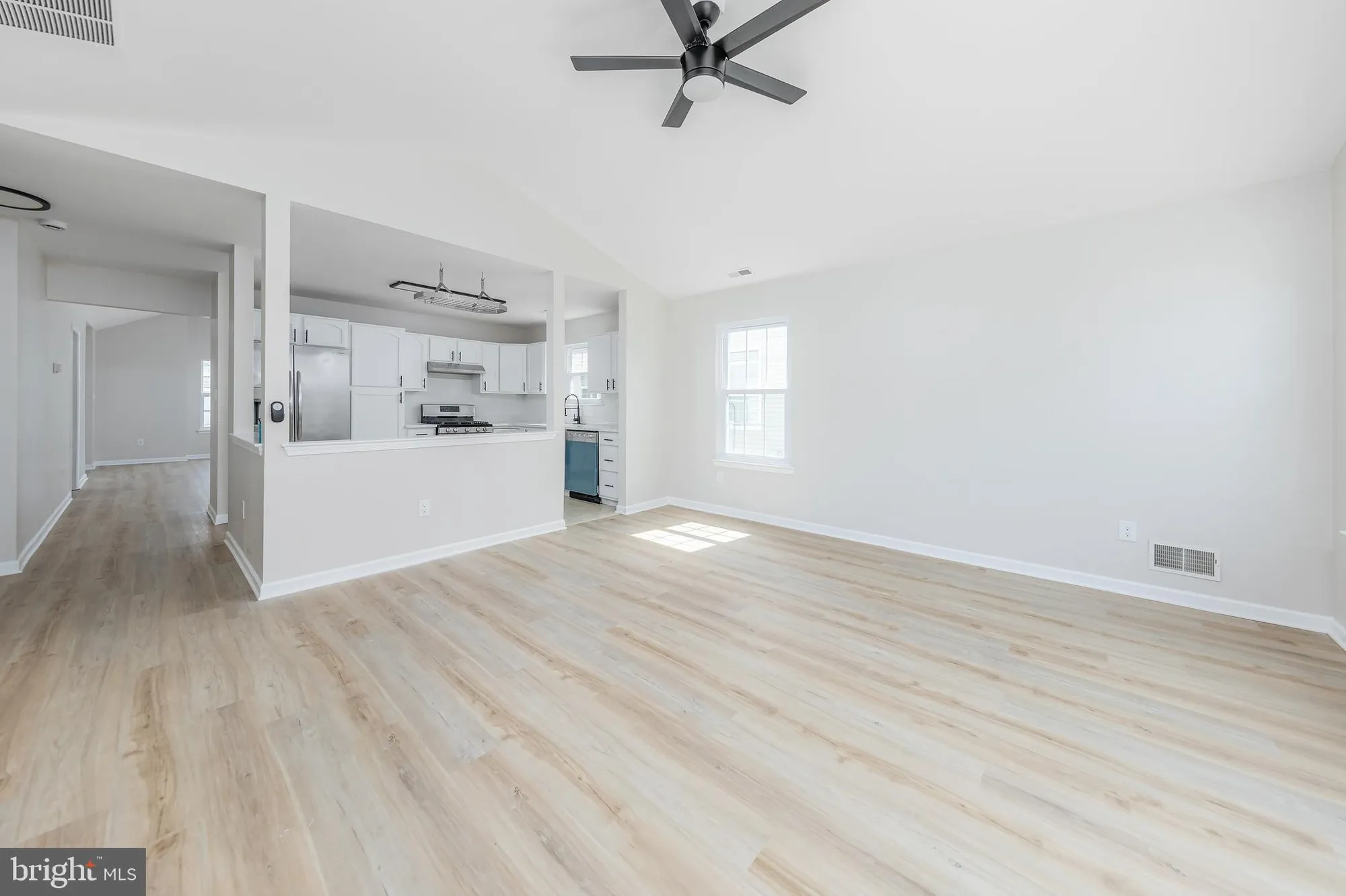 Property Slideshow image 6 of 18 | 507 saint kitts dr, Williamstown, NJ, 08094