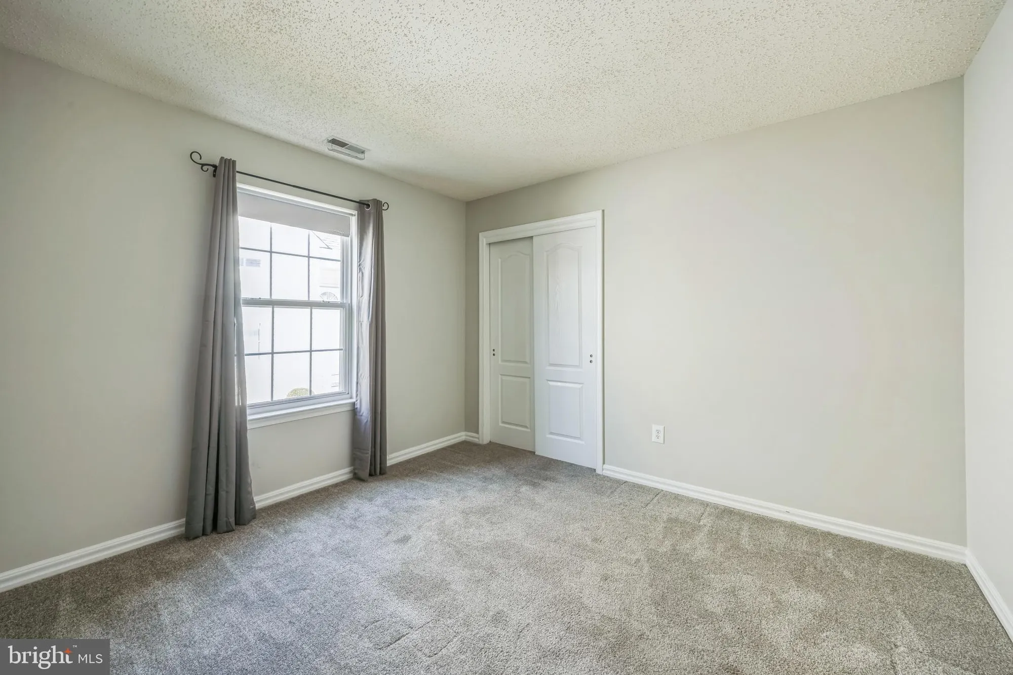 Property Slideshow image 17 of 26 | 547 doral dr, Williamstown, NJ, 08094