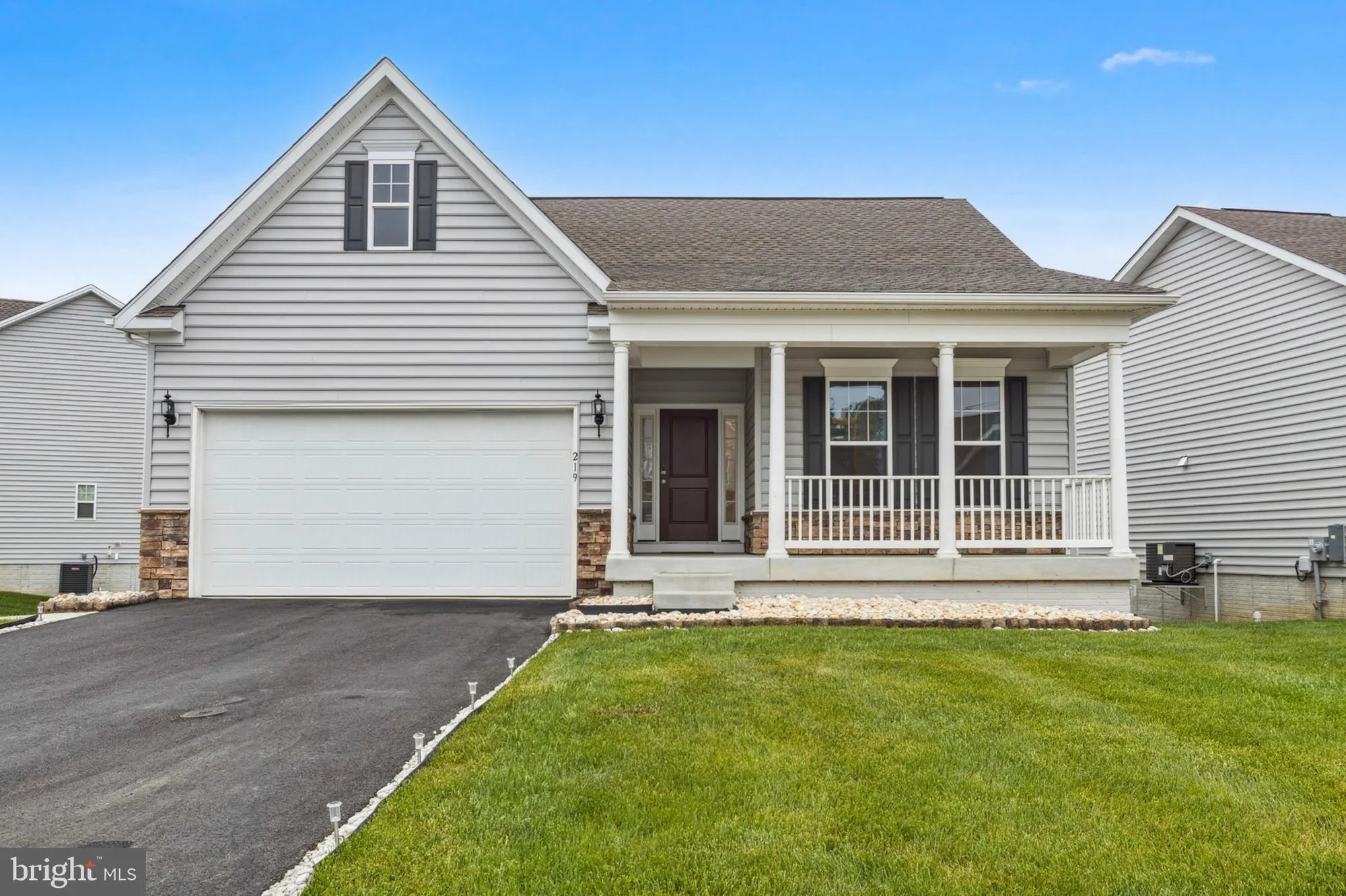 Property Slideshow image 1 of 54 | 219 heron cir, New Castle, DE, 19720