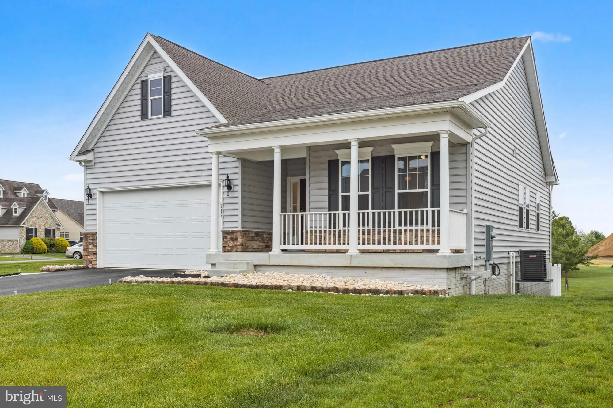 Property Slideshow image 4 of 54 | 219 heron cir, New Castle, DE, 19720