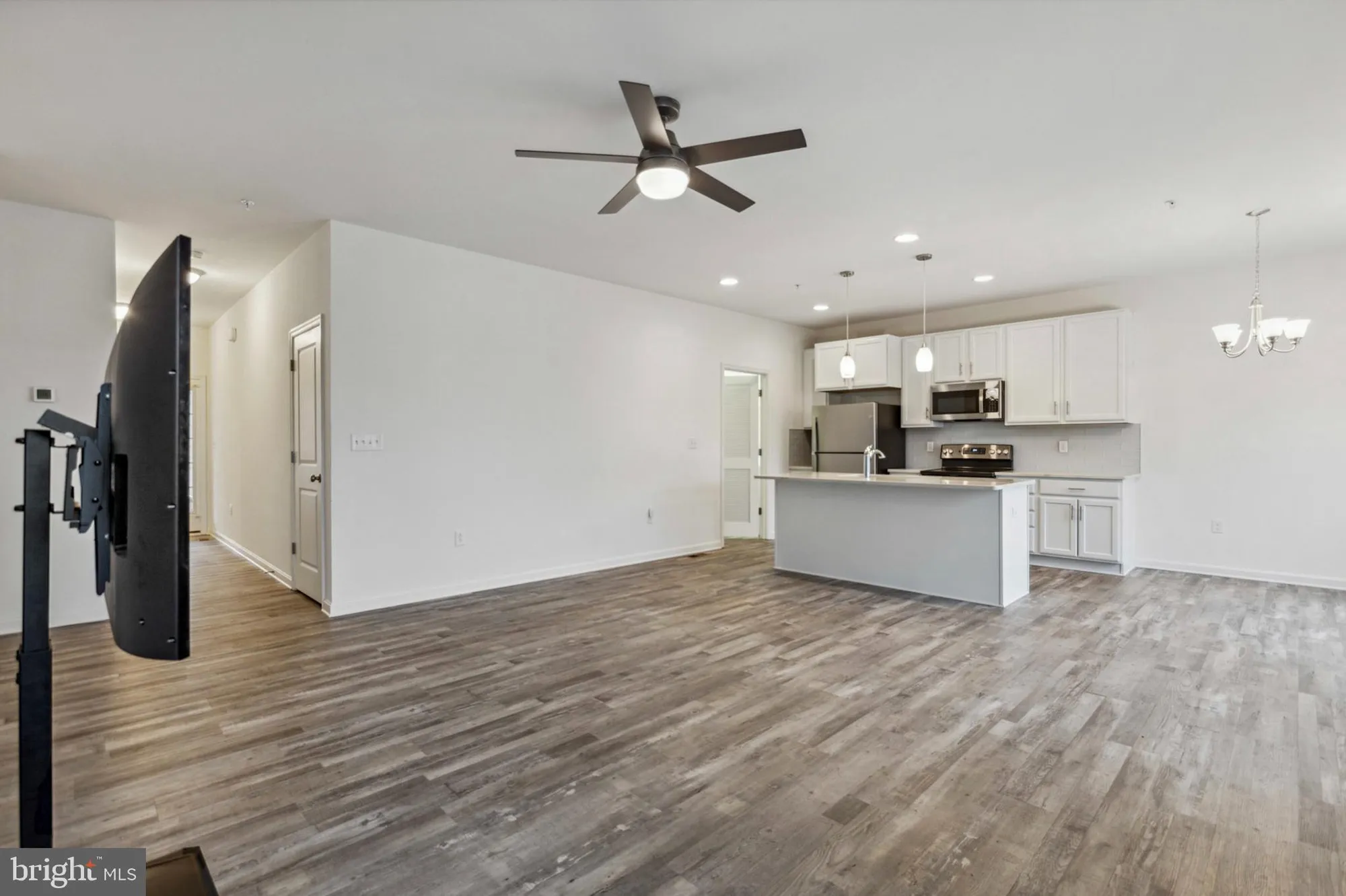 Property Slideshow image 8 of 54 | 219 heron cir, New Castle, DE, 19720