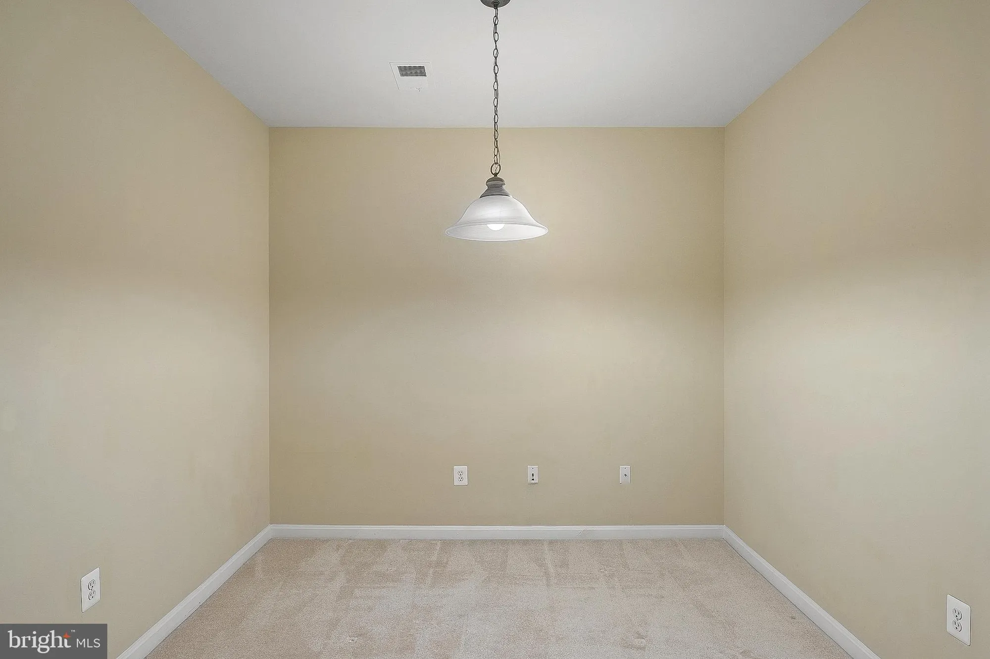 Property Slideshow image 11 of 43 | 8603 wintergreen ct unit 201, Odenton, MD, 21113