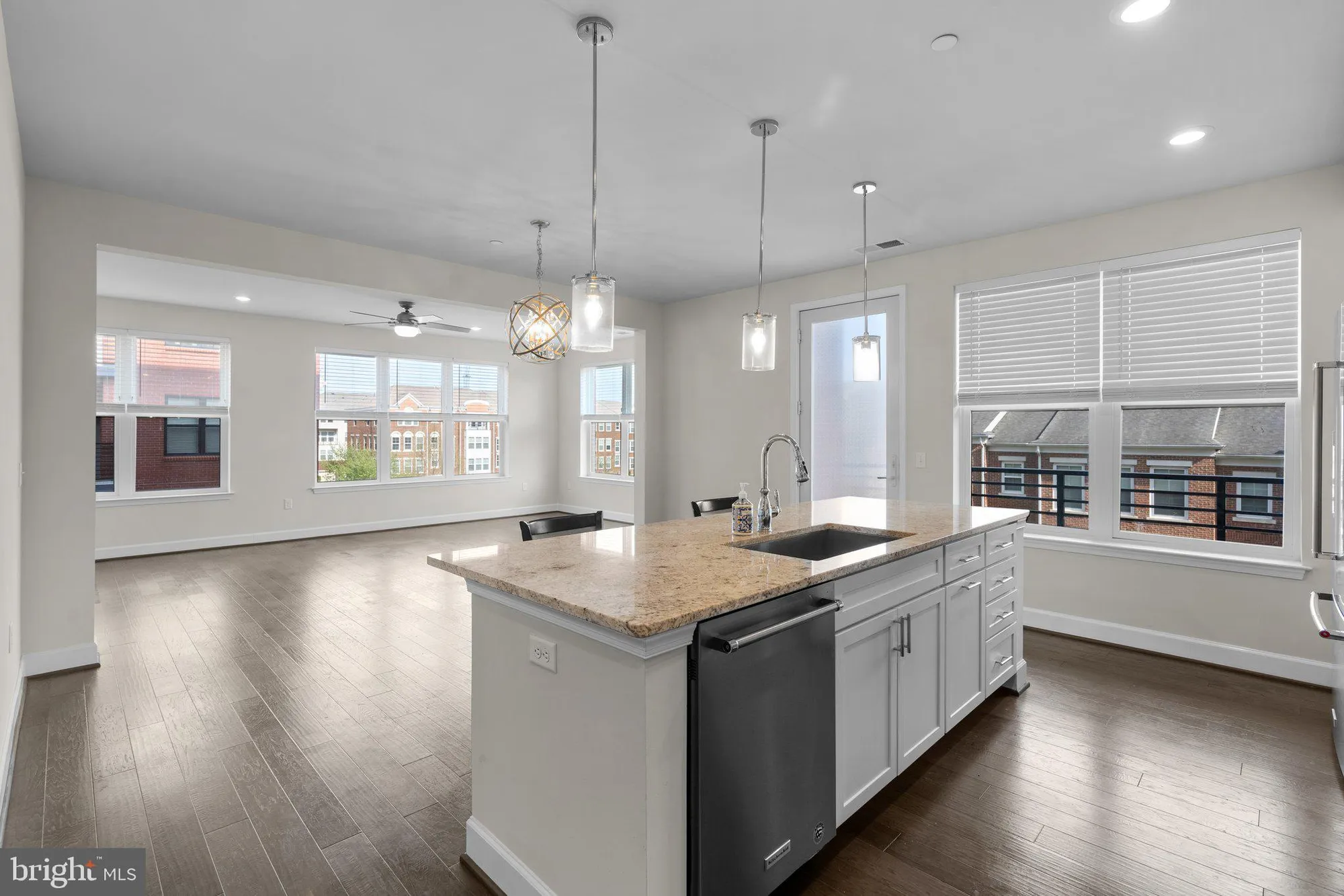 Property Slideshow image 24 of 46 | 2960 vaden dr # 2-312, Fairfax, VA, 22031