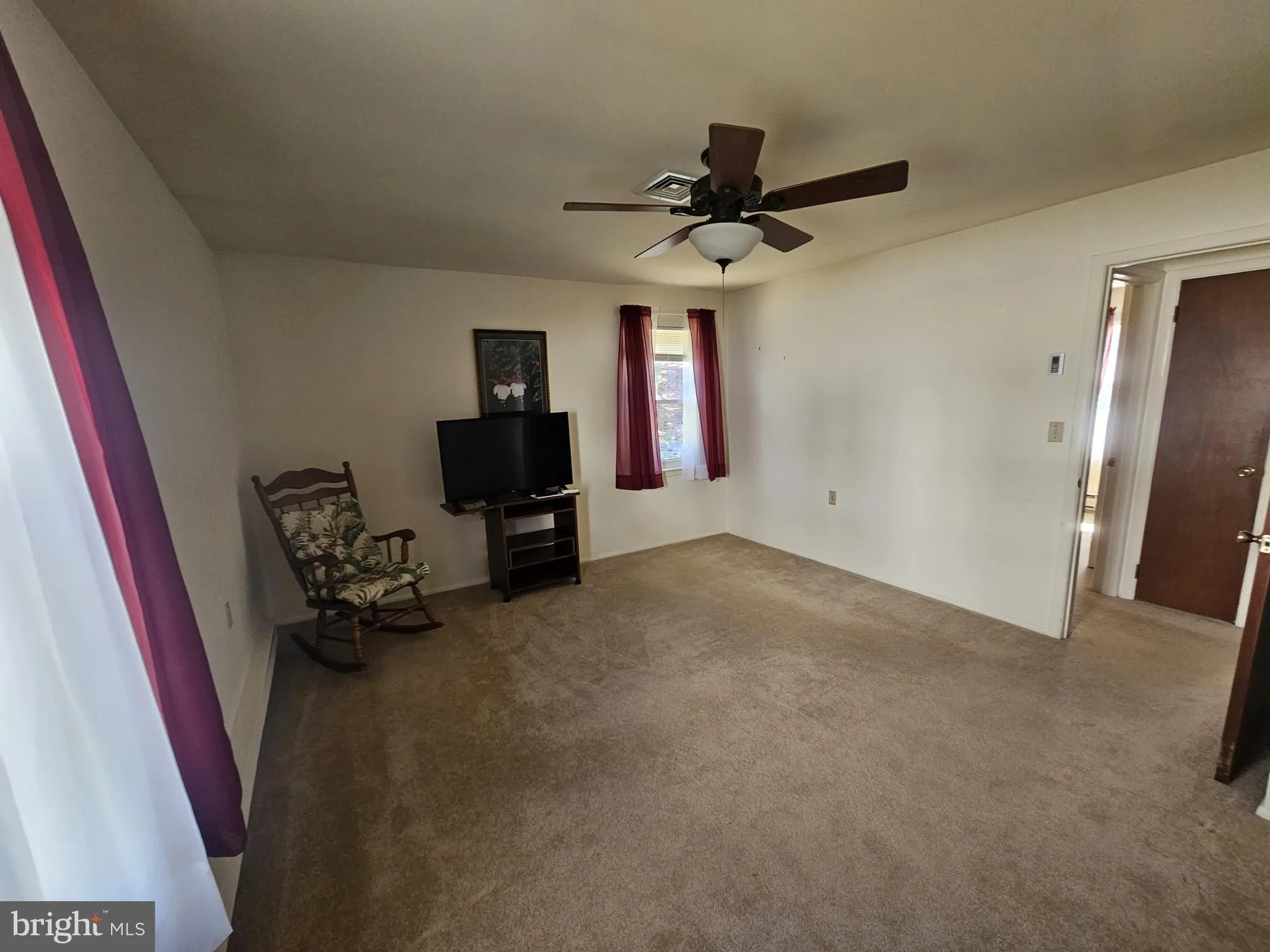 Property Slideshow image 12 of 25 | 26 kingston way, Southampton, NJ, 08088