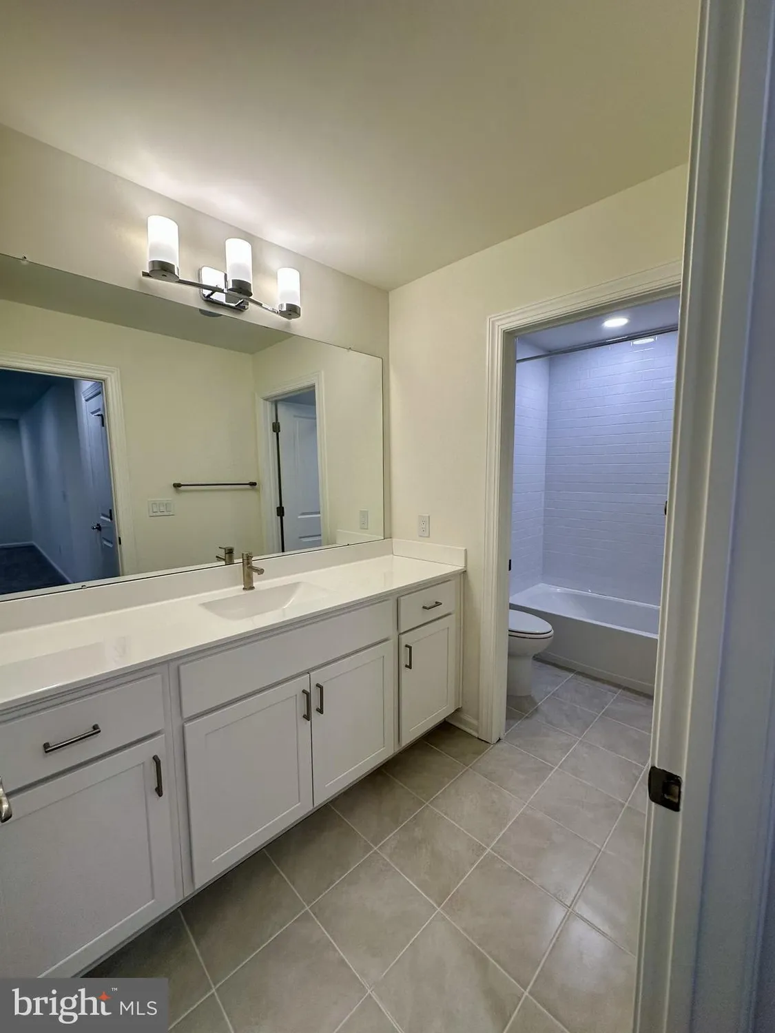 Property Slideshow image 13 of 31 | 53 kay chiarello way, Hamilton, NJ, 08690