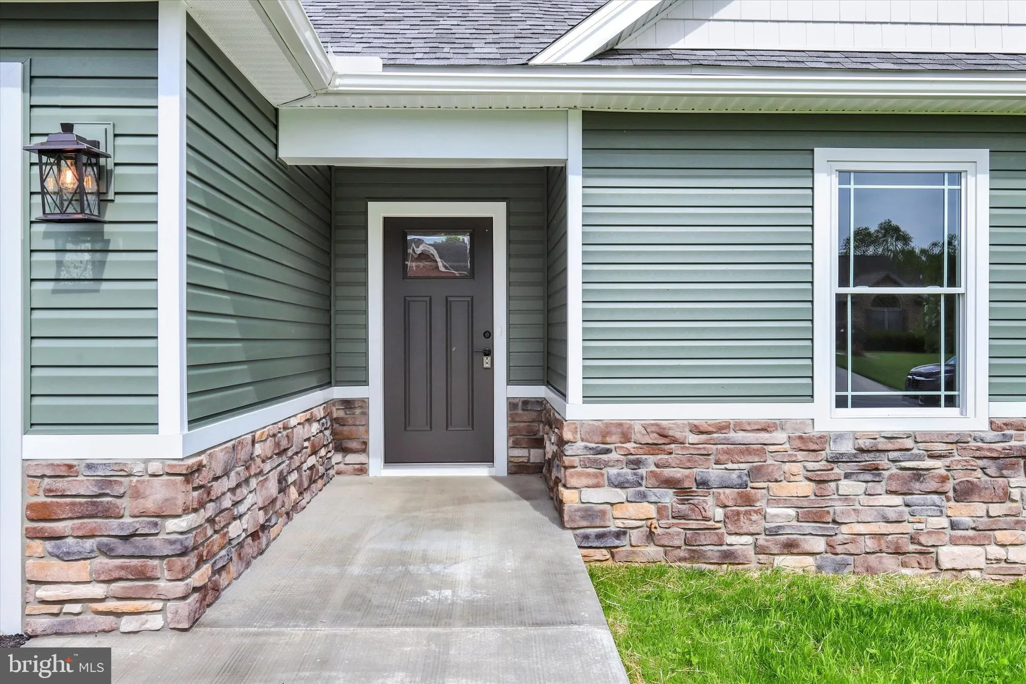 Property Slideshow image 4 of 26 | 6279 oak leaf ln n, Fayetteville, PA, 17222