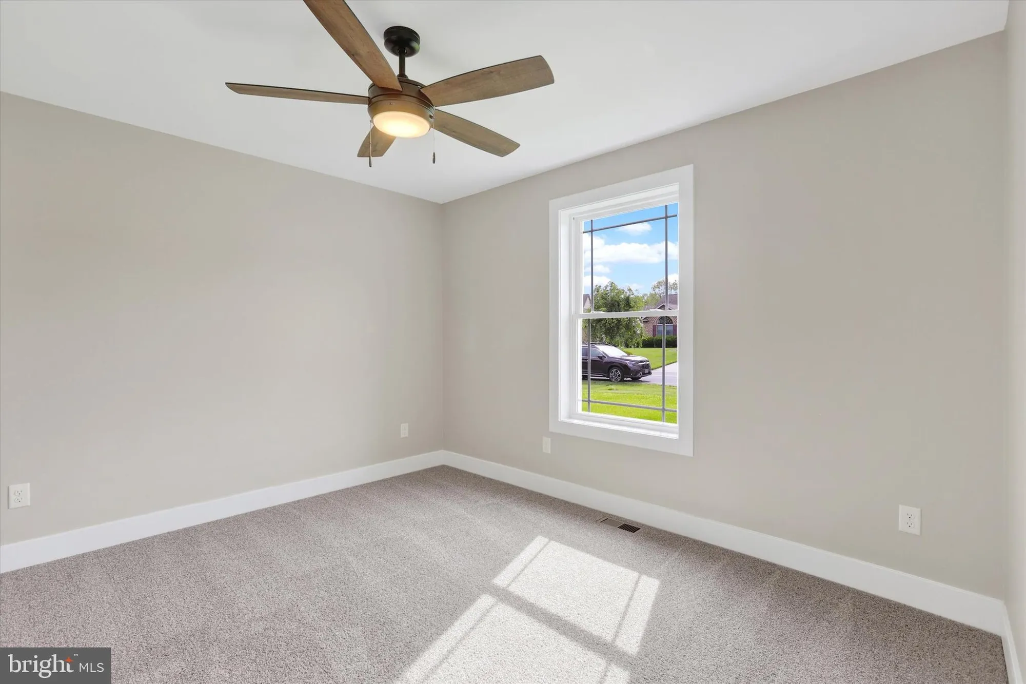 Property Slideshow image 11 of 26 | 6279 oak leaf ln n, Fayetteville, PA, 17222