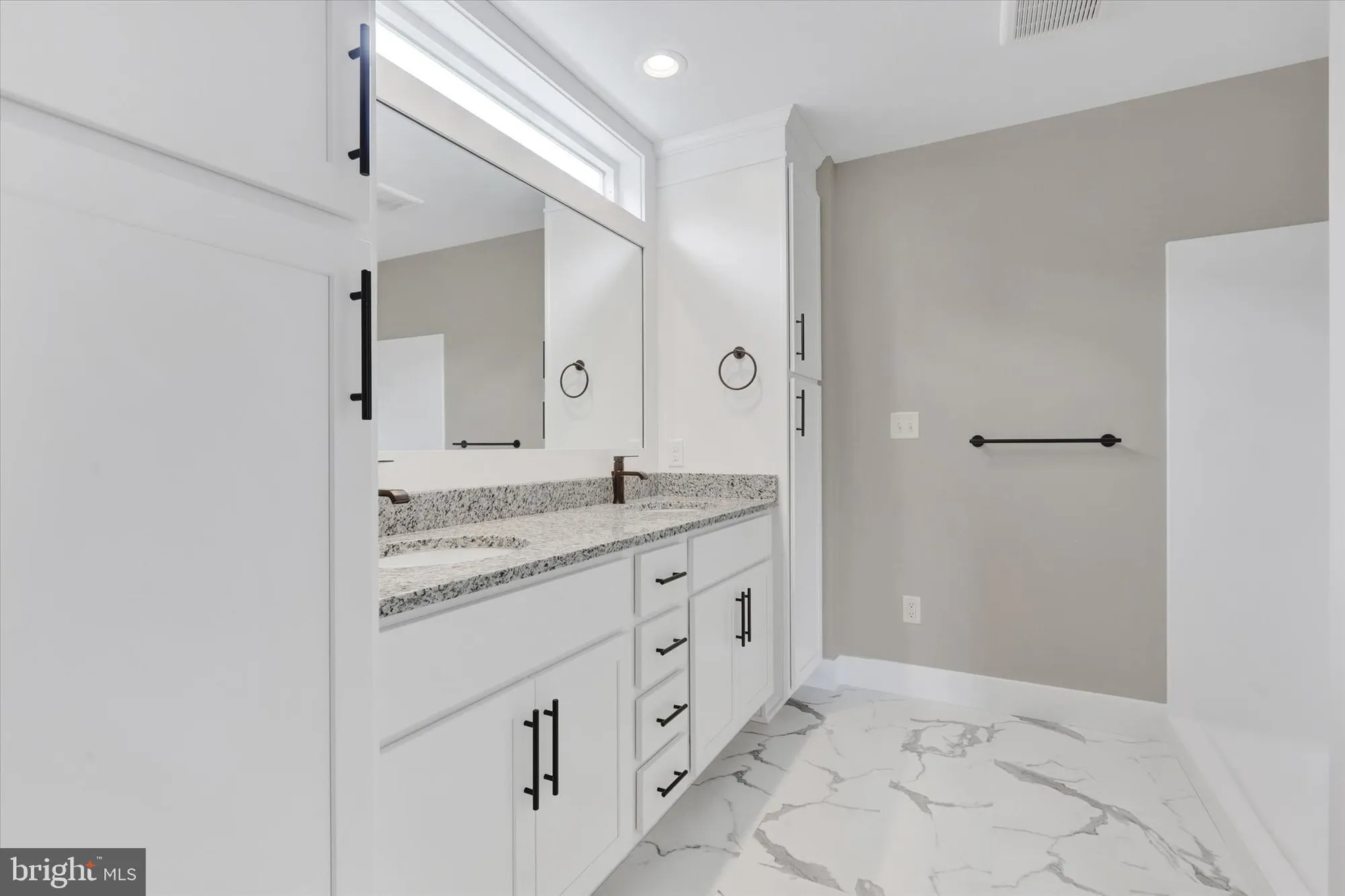 Property Slideshow image 17 of 26 | 6279 oak leaf ln n, Fayetteville, PA, 17222