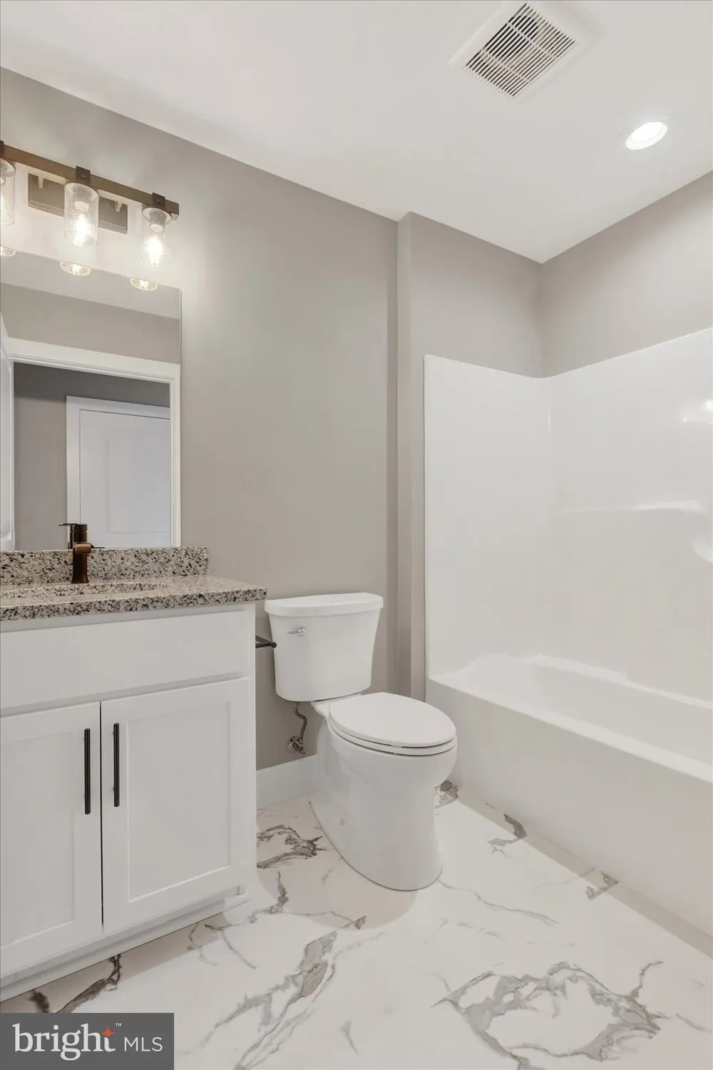 Property Slideshow image 16 of 26 | 6279 oak leaf ln n, Fayetteville, PA, 17222