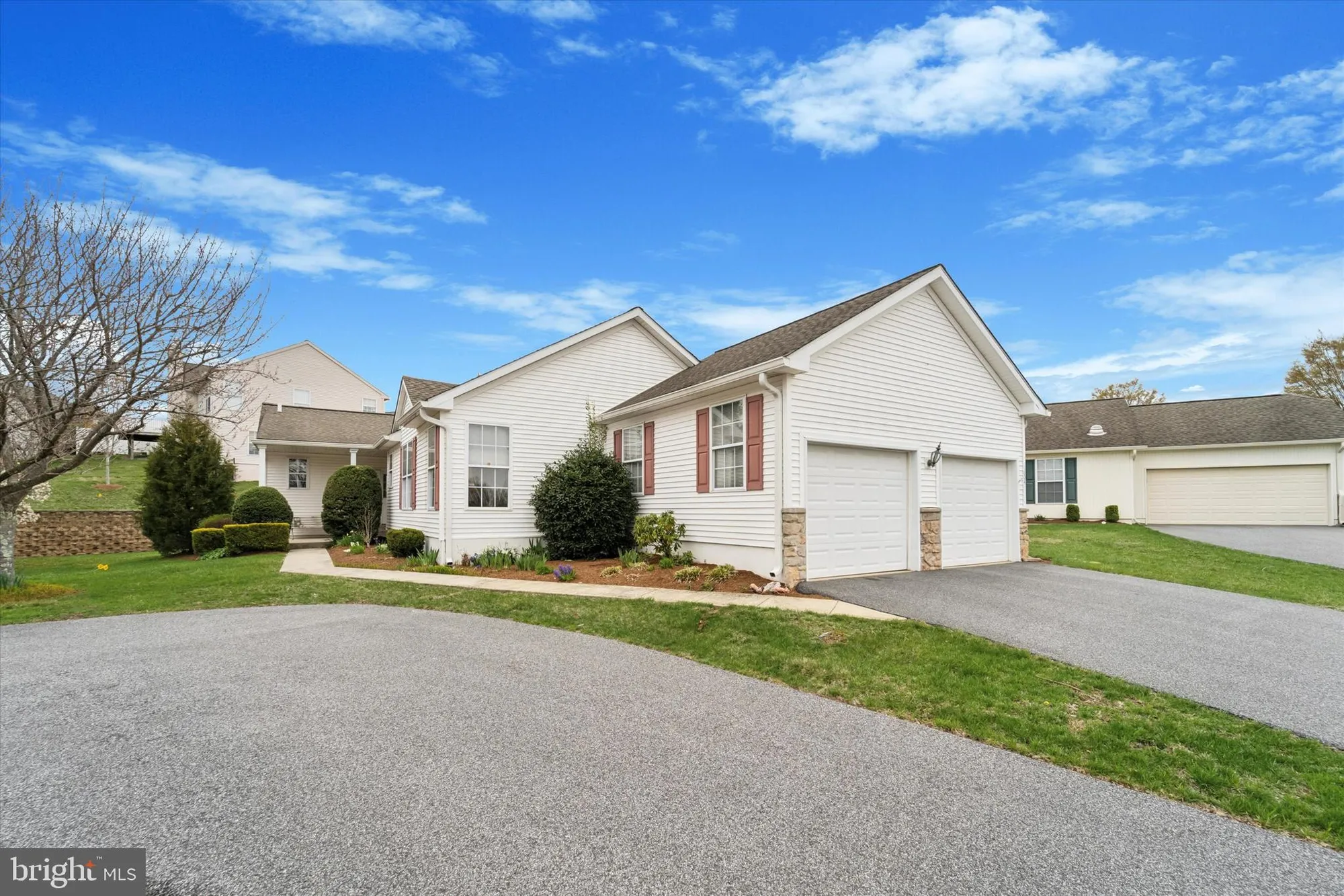 Property Slideshow image 1 of 19 | 1604 e fox brushs way, Glen Mills, PA, 19342