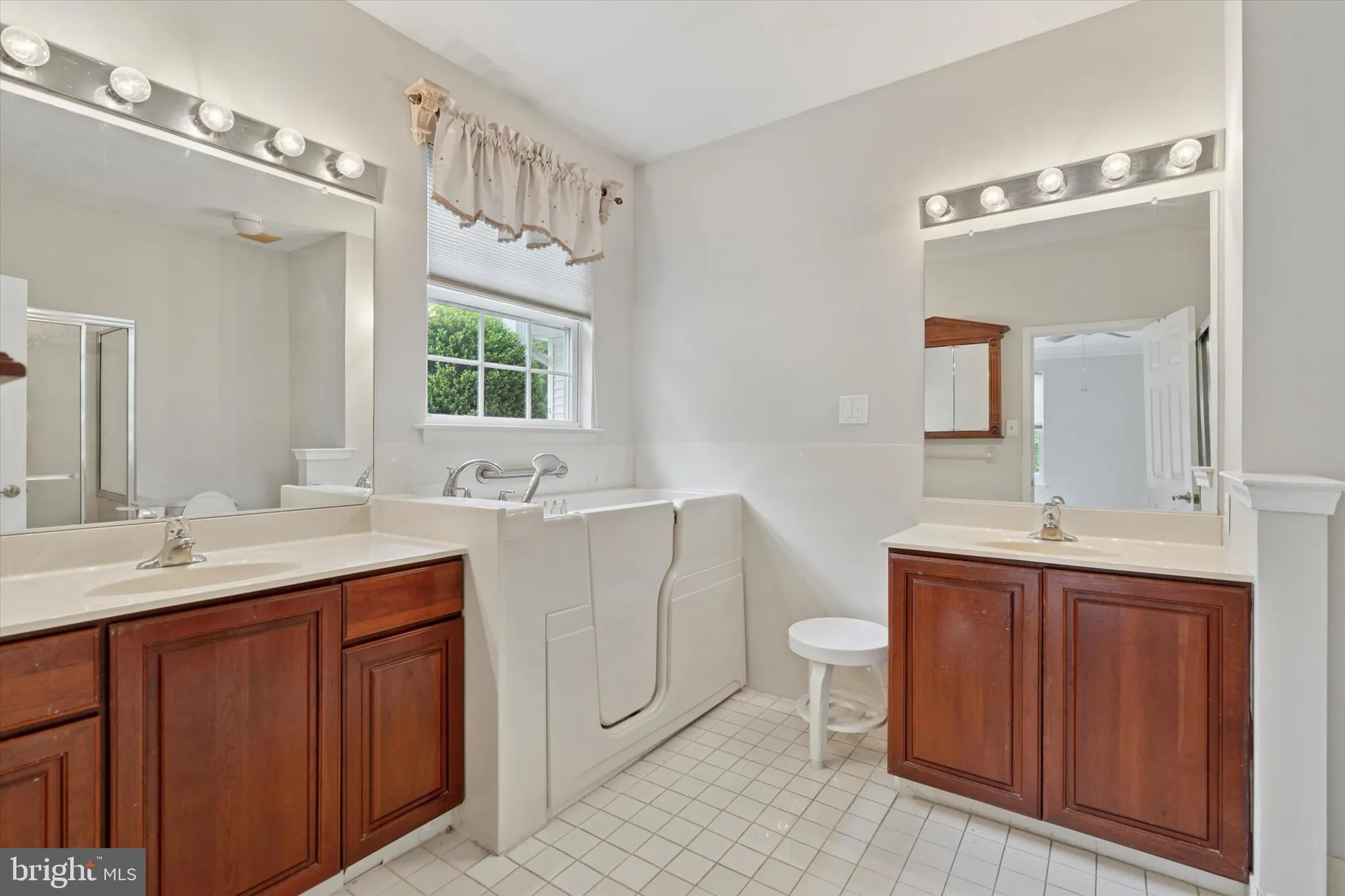 Property Slideshow image 15 of 19 | 1604 e fox brushs way, Glen Mills, PA, 19342