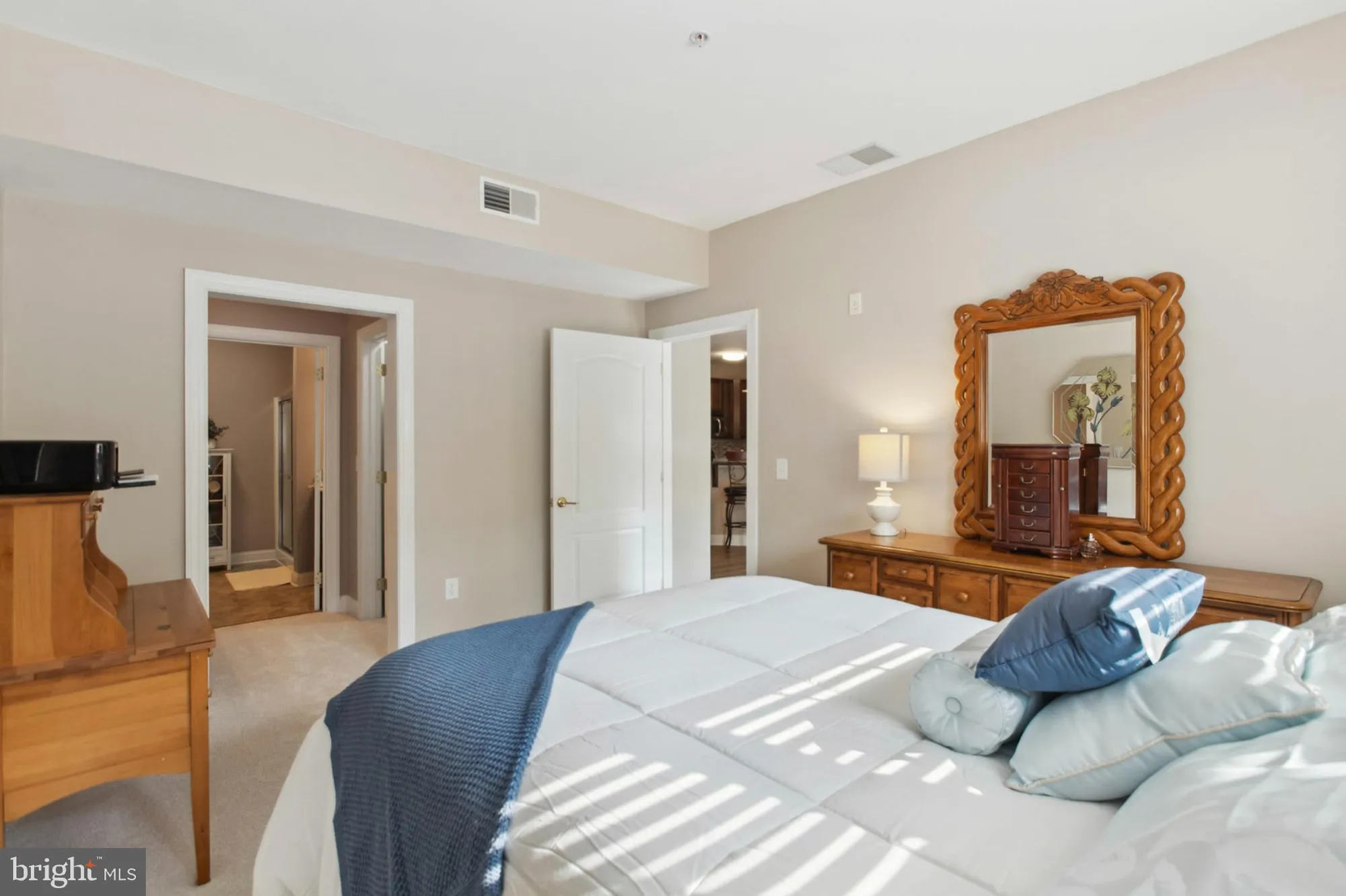 Property Slideshow image 15 of 34 | 3000 fountainview cir # 3107, Newark, DE, 19713