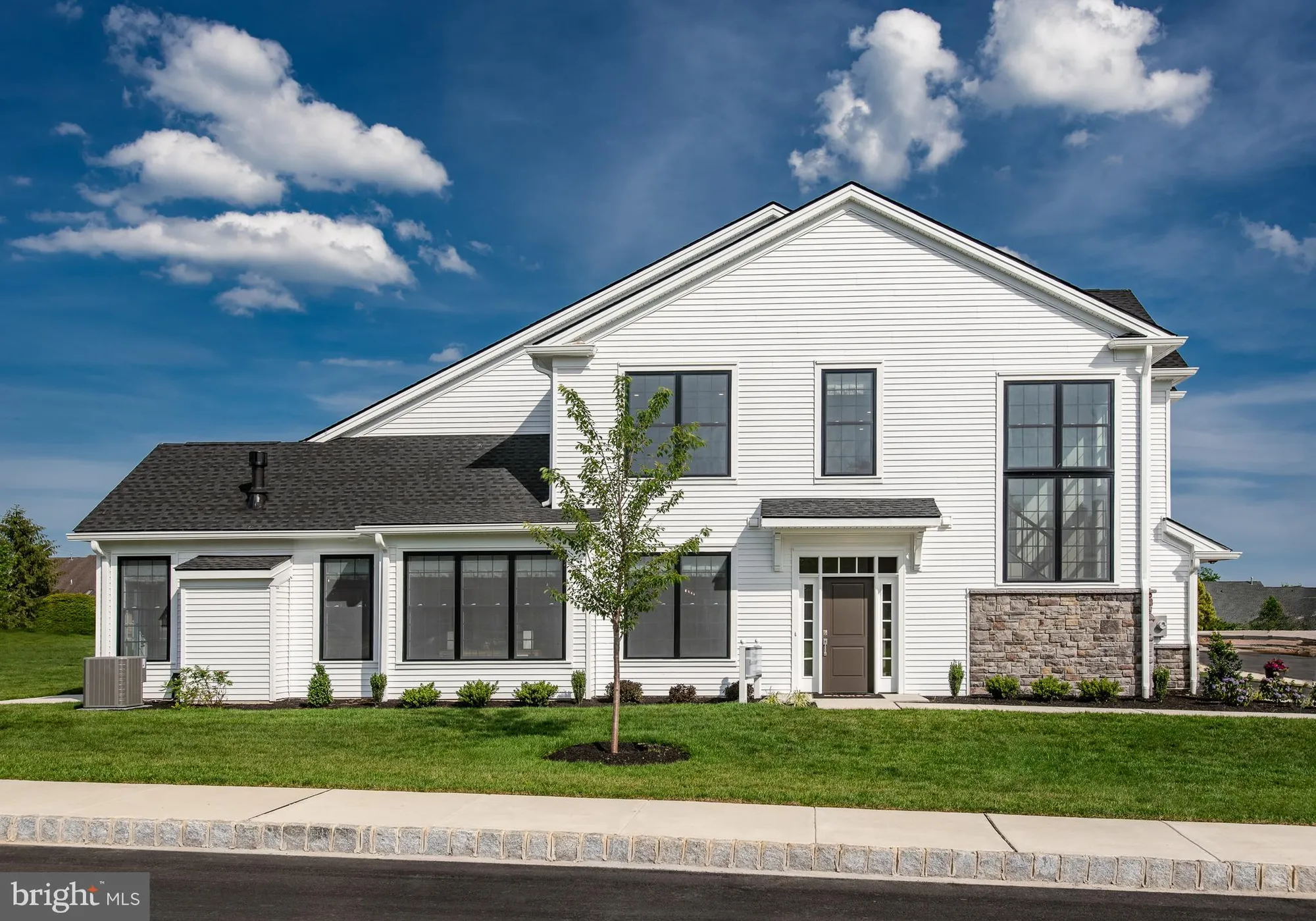 Property Slideshow image 2 of 48 | 508 fullerton farm ct, Warrington, PA, 18976