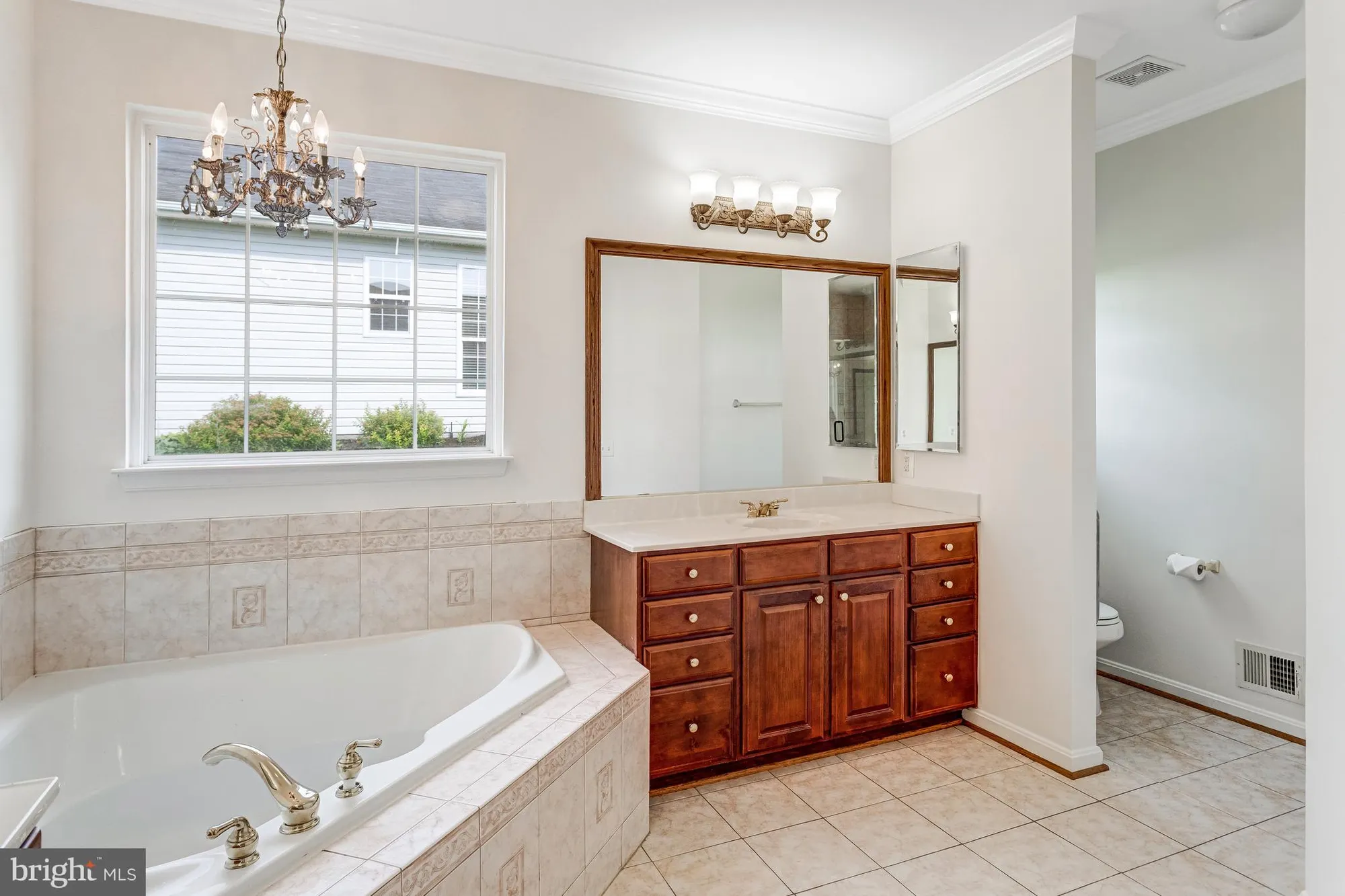 Property Slideshow image 20 of 45 | 16453 sparkling brook loop, Dumfries, VA, 22025