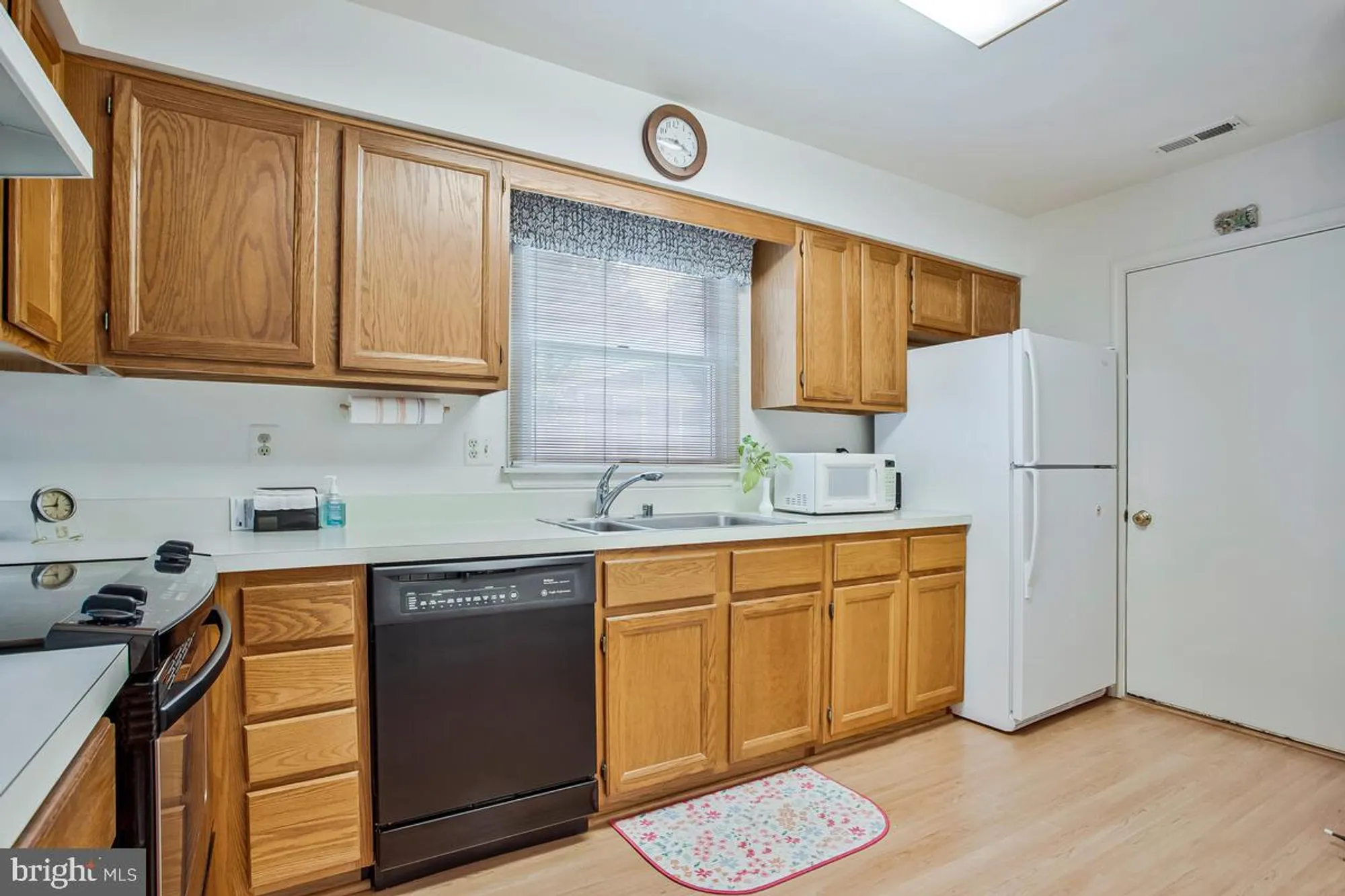 Property Slideshow image 16 of 53 | 2828 berth ct, Annapolis, MD, 21401