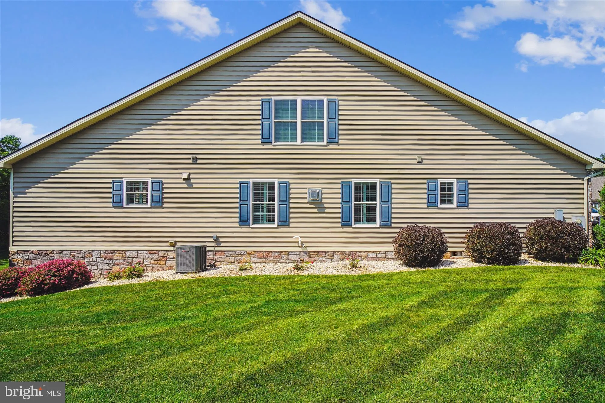 Property Slideshow image 6 of 49 | 9616 cobble stone ct, Hagerstown, MD, 21740