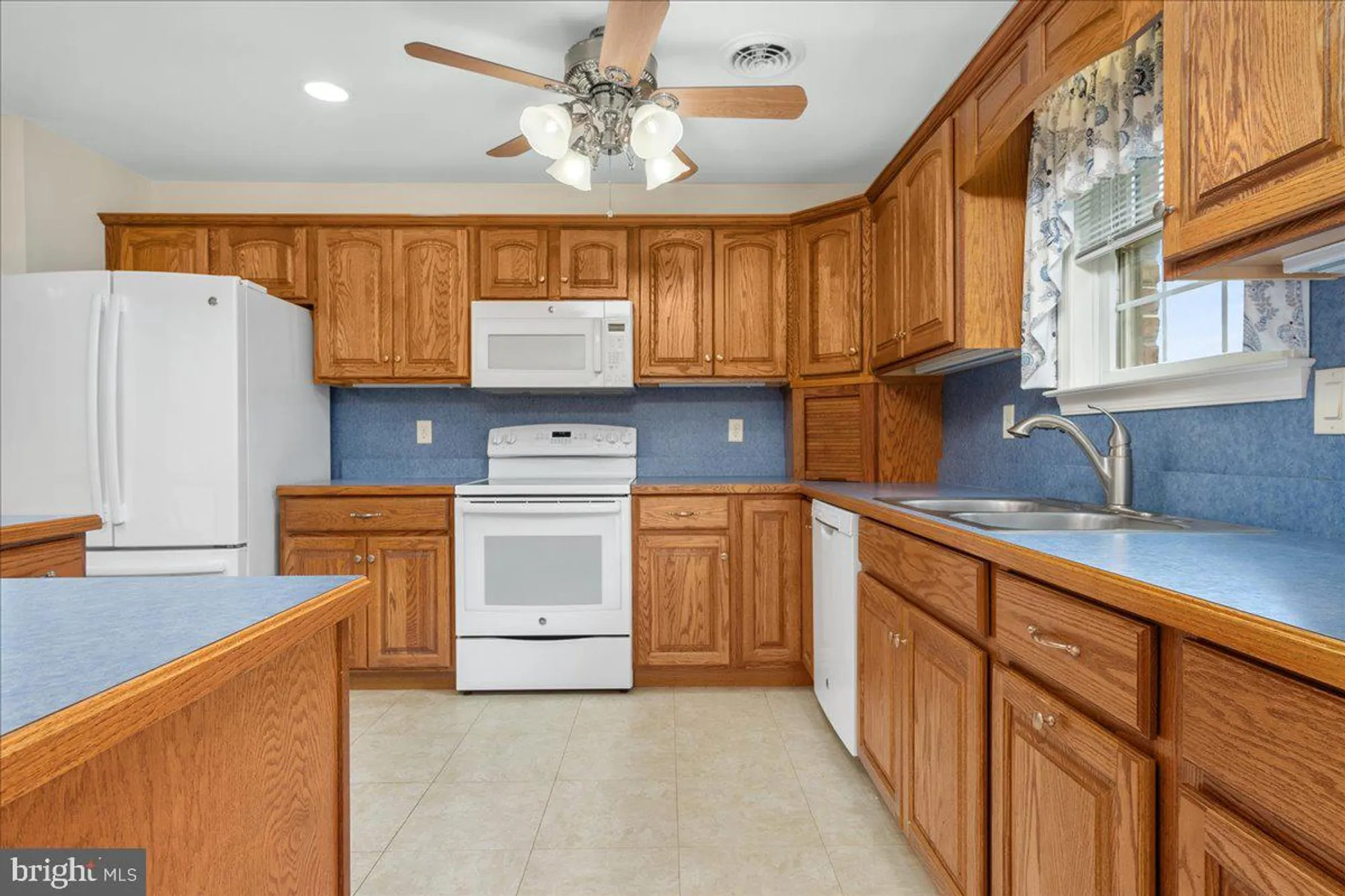 Property Slideshow image 13 of 51 | 13336 marquise dr, Hagerstown, MD, 21742
