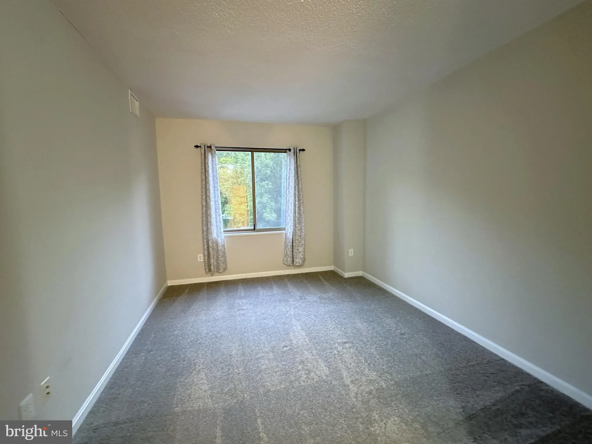 Property Slideshow image 21 of 45 | 2904 n leisure world blvd 211, Silver Spring, MD, 20906