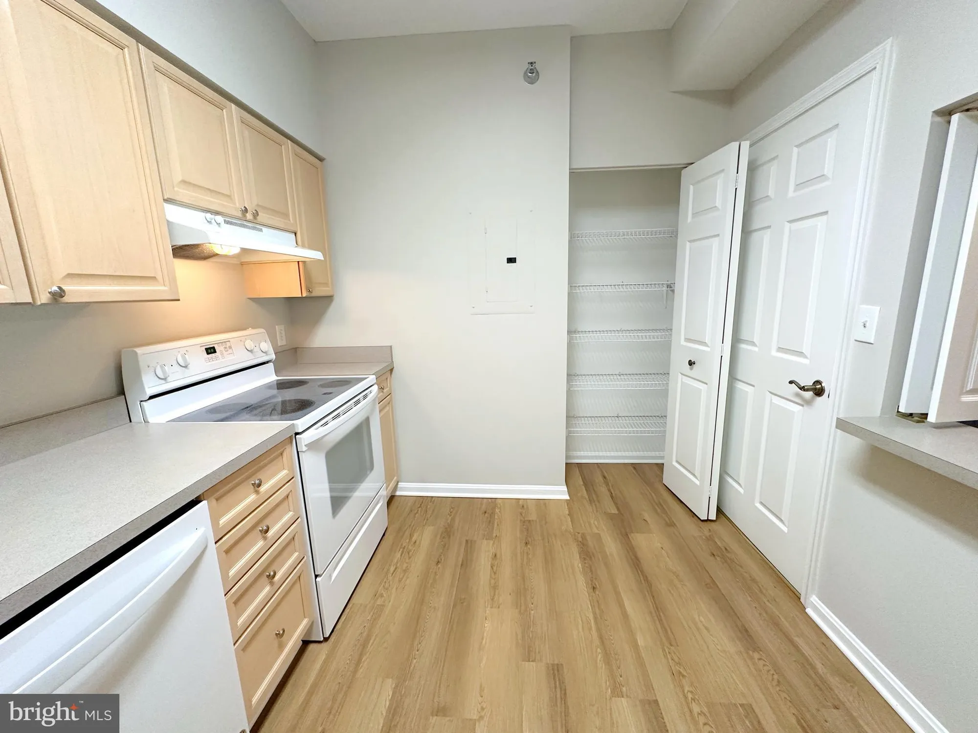 Property Slideshow image 37 of 45 | 2904 n leisure world blvd 211, Silver Spring, MD, 20906