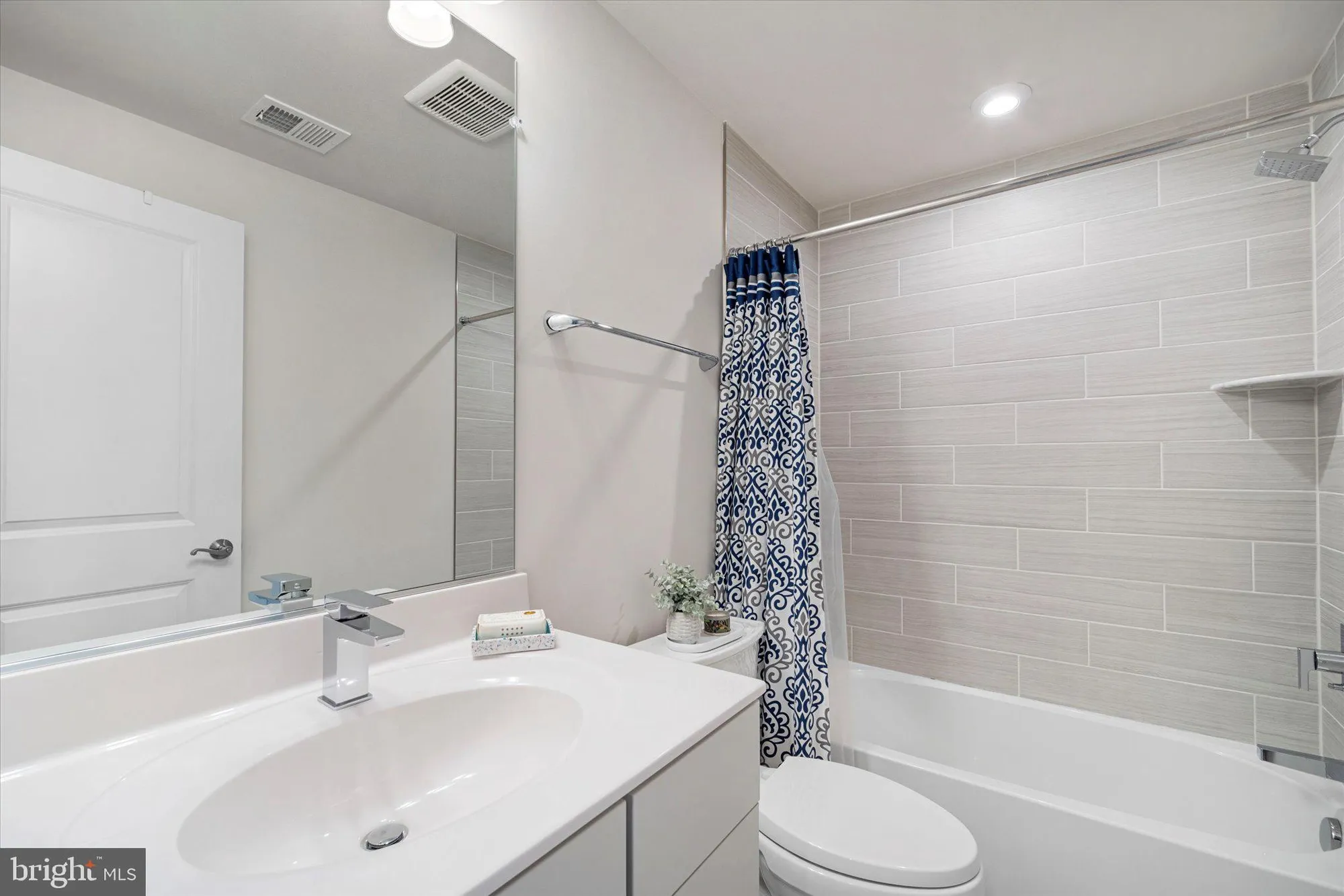 Property Slideshow image 37 of 60 | 43441 bettys farm dr, Chantilly, VA, 20152