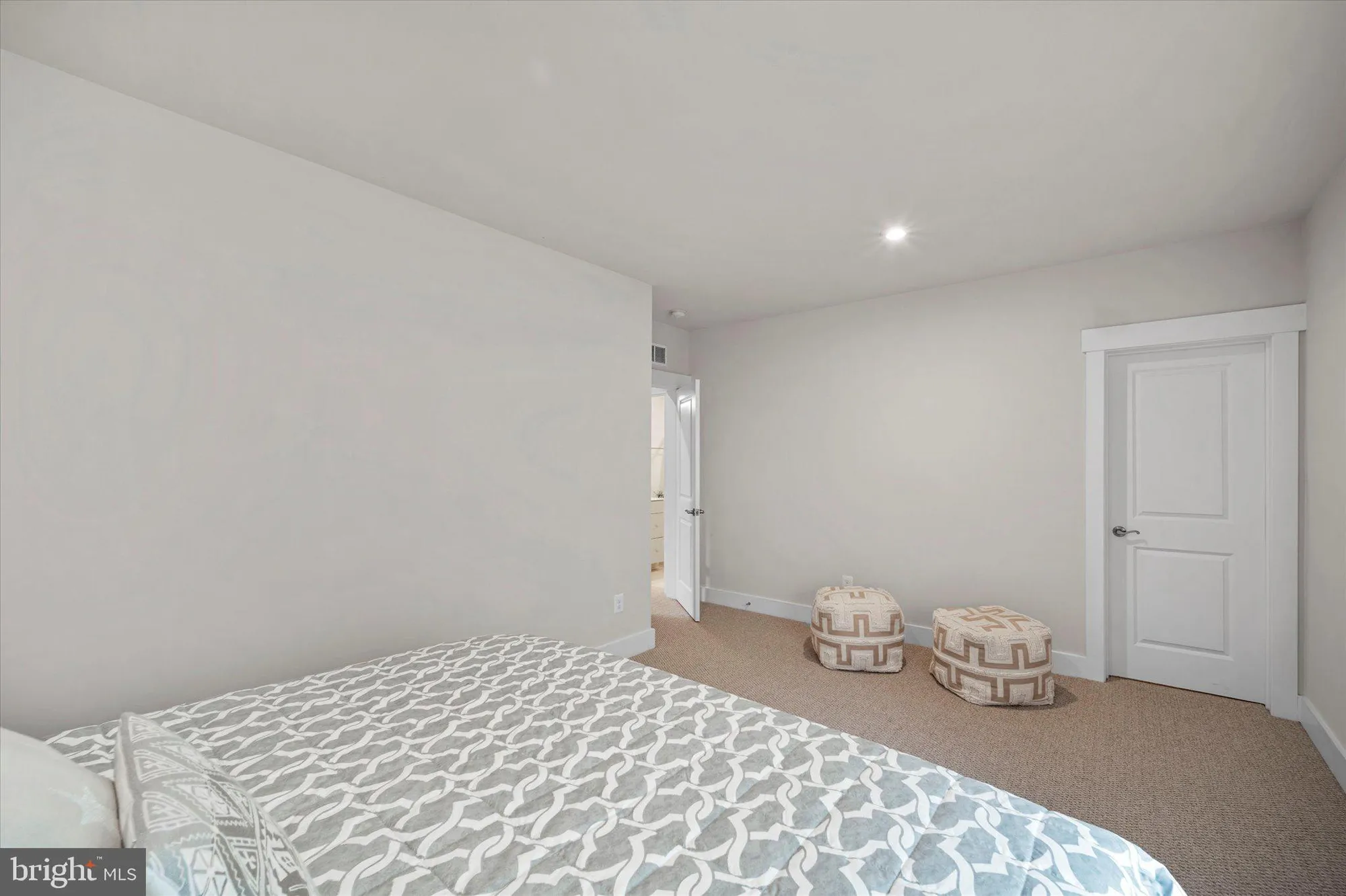 Property Slideshow image 36 of 60 | 43441 bettys farm dr, Chantilly, VA, 20152