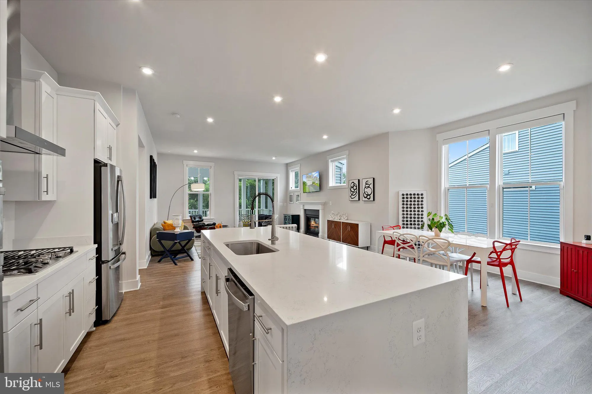 Property Slideshow image 6 of 60 | 43441 bettys farm dr, Chantilly, VA, 20152