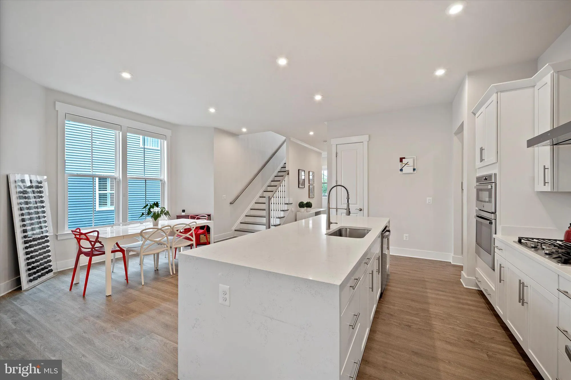 Property Slideshow image 7 of 60 | 43441 bettys farm dr, Chantilly, VA, 20152