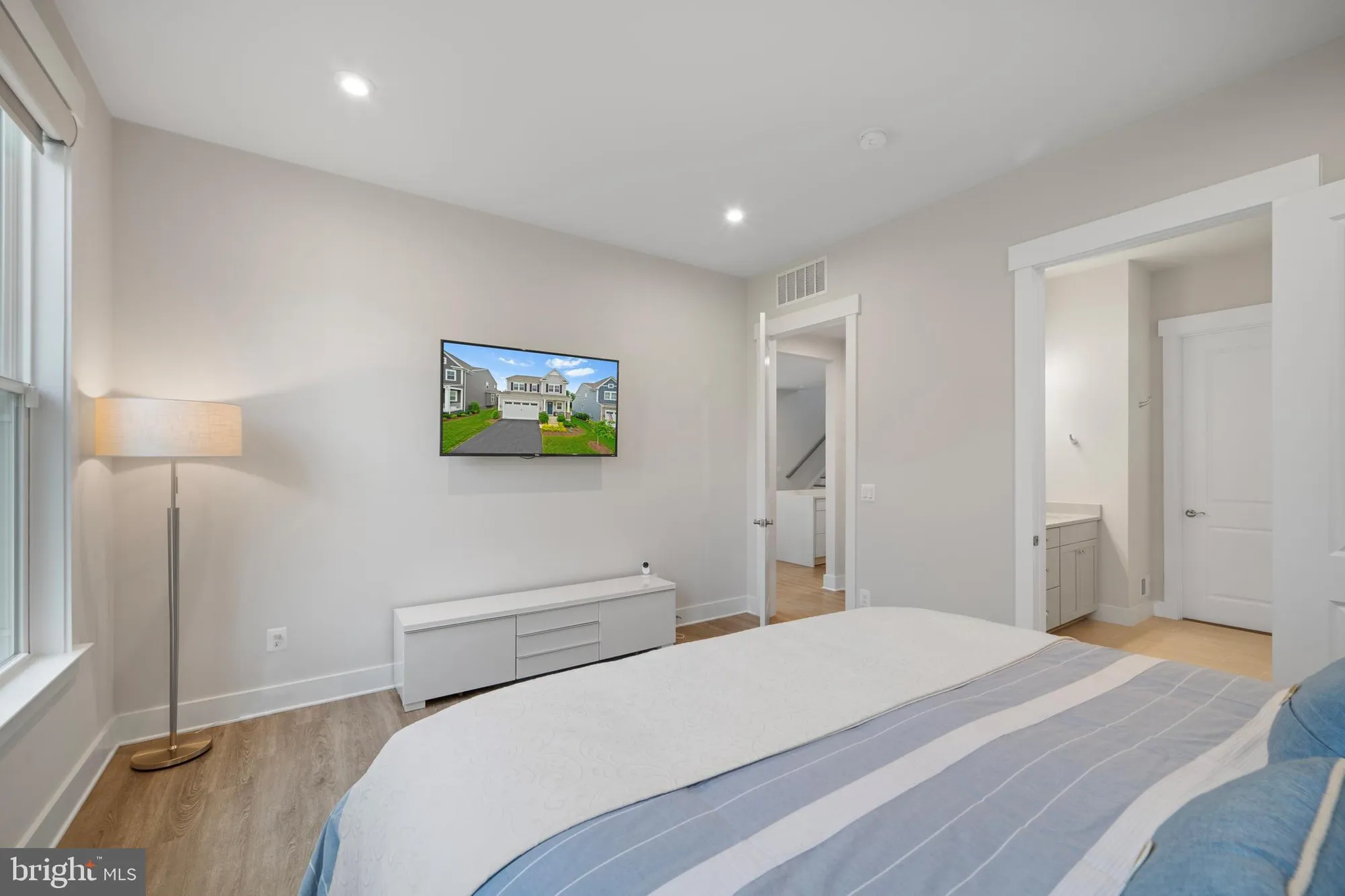 Property Slideshow image 17 of 60 | 43441 bettys farm dr, Chantilly, VA, 20152